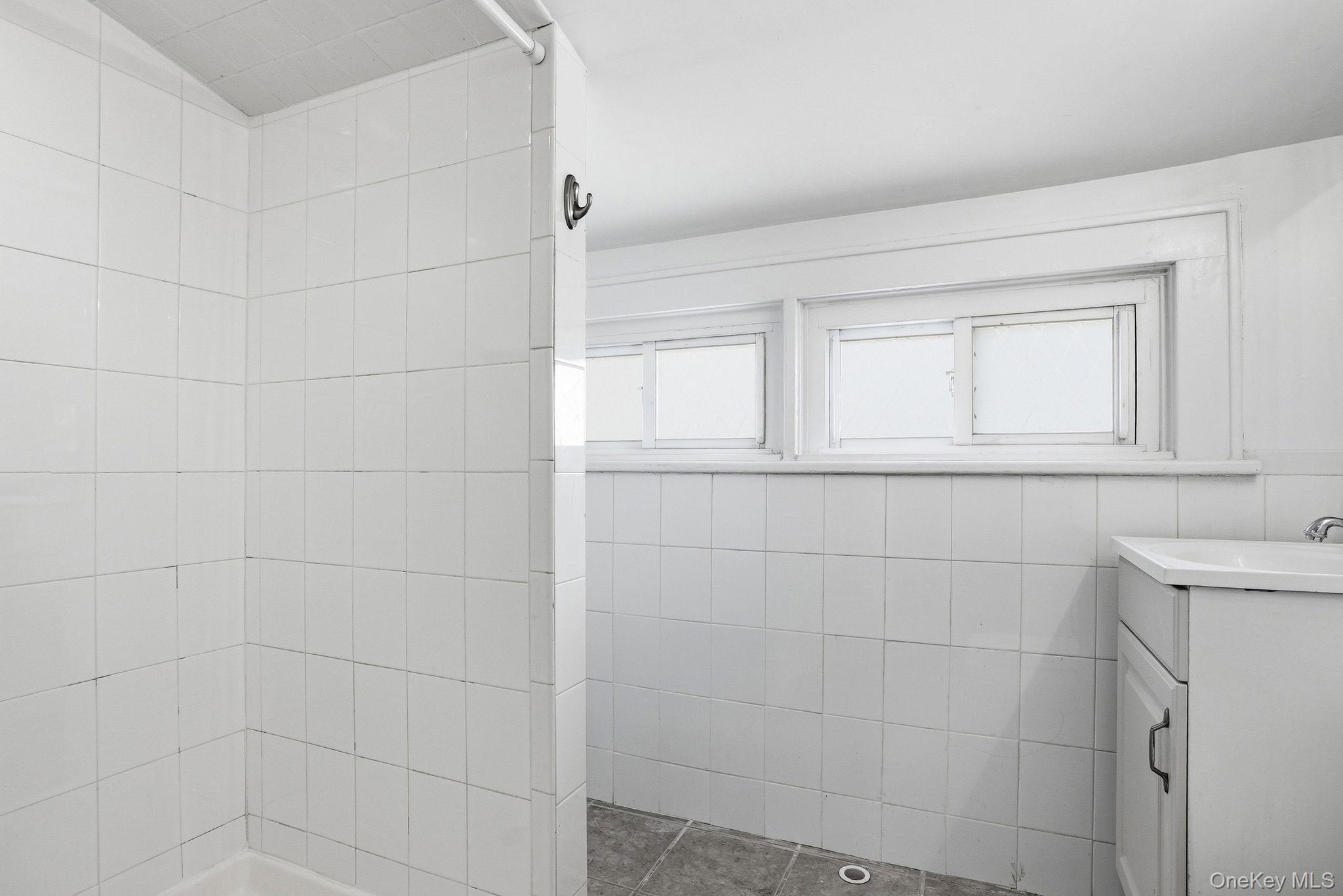 109 Hillside Place Unit: 2