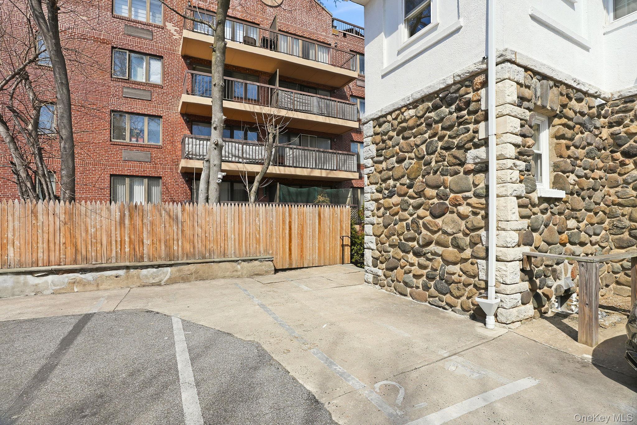 109 Hillside Place Unit: 2