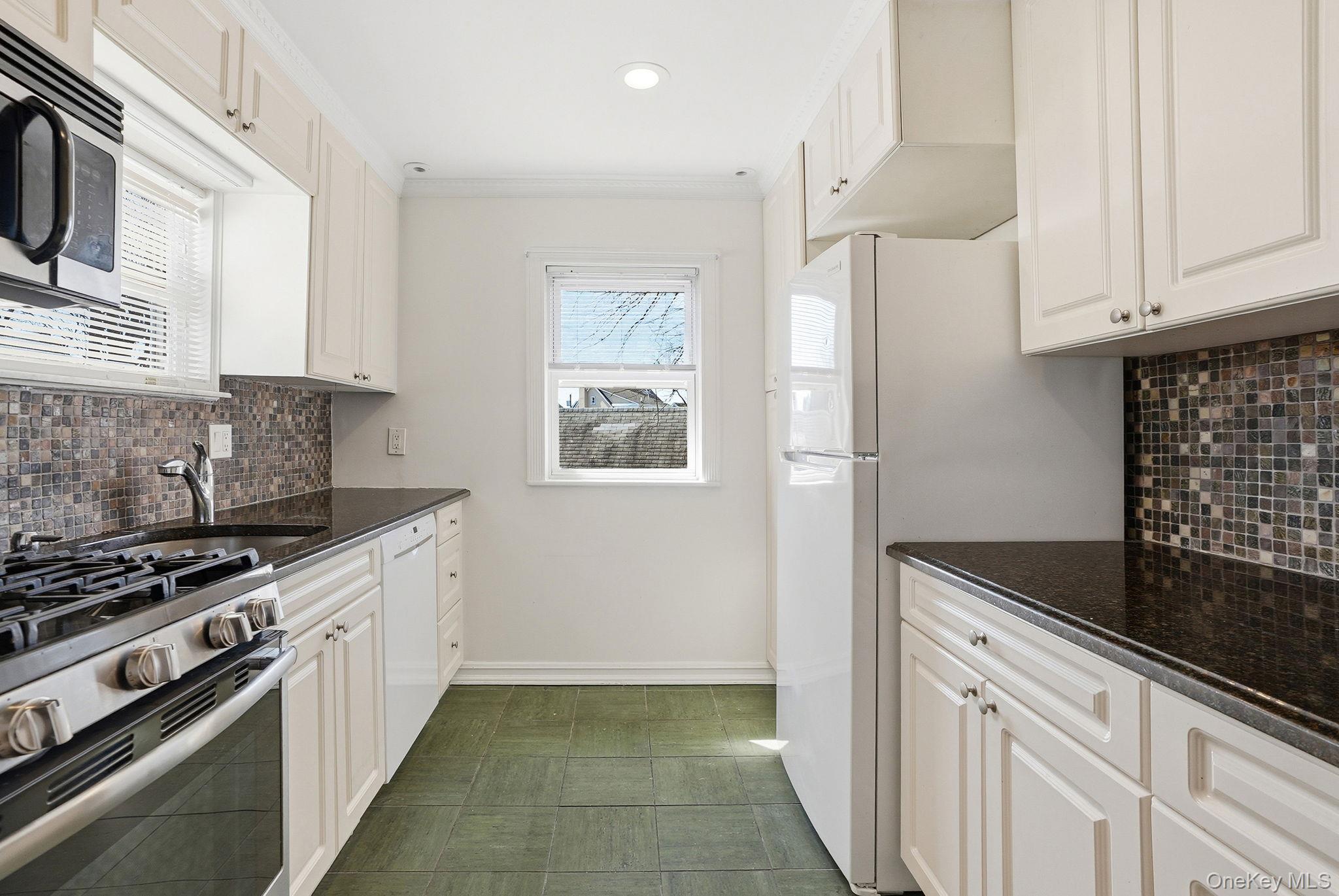 109 Hillside Place Unit: 2