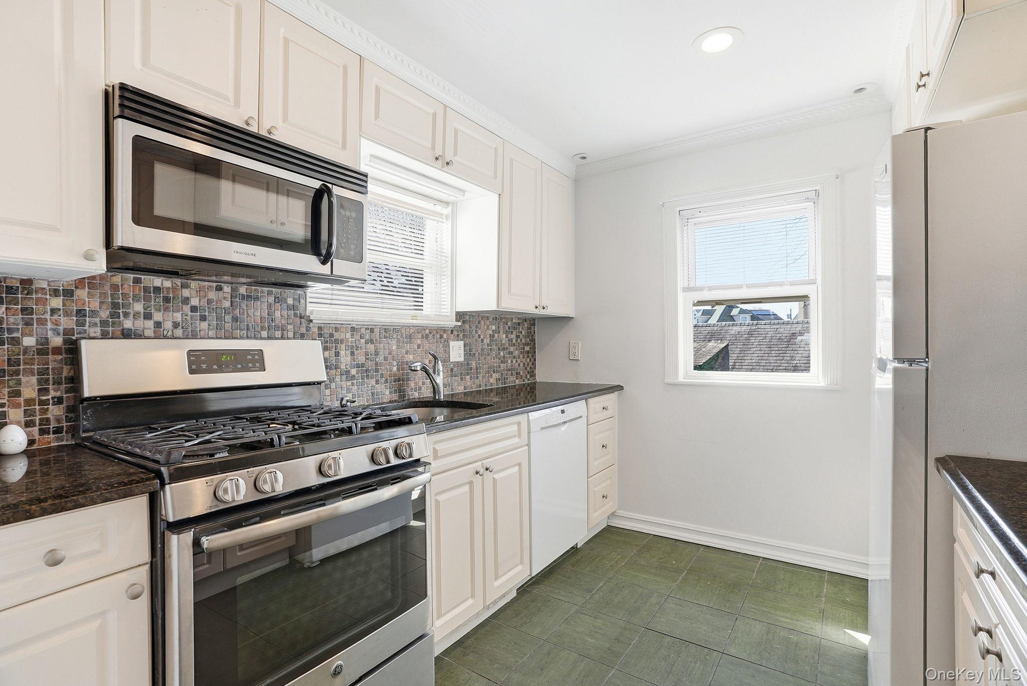 109 Hillside Place Unit: 2