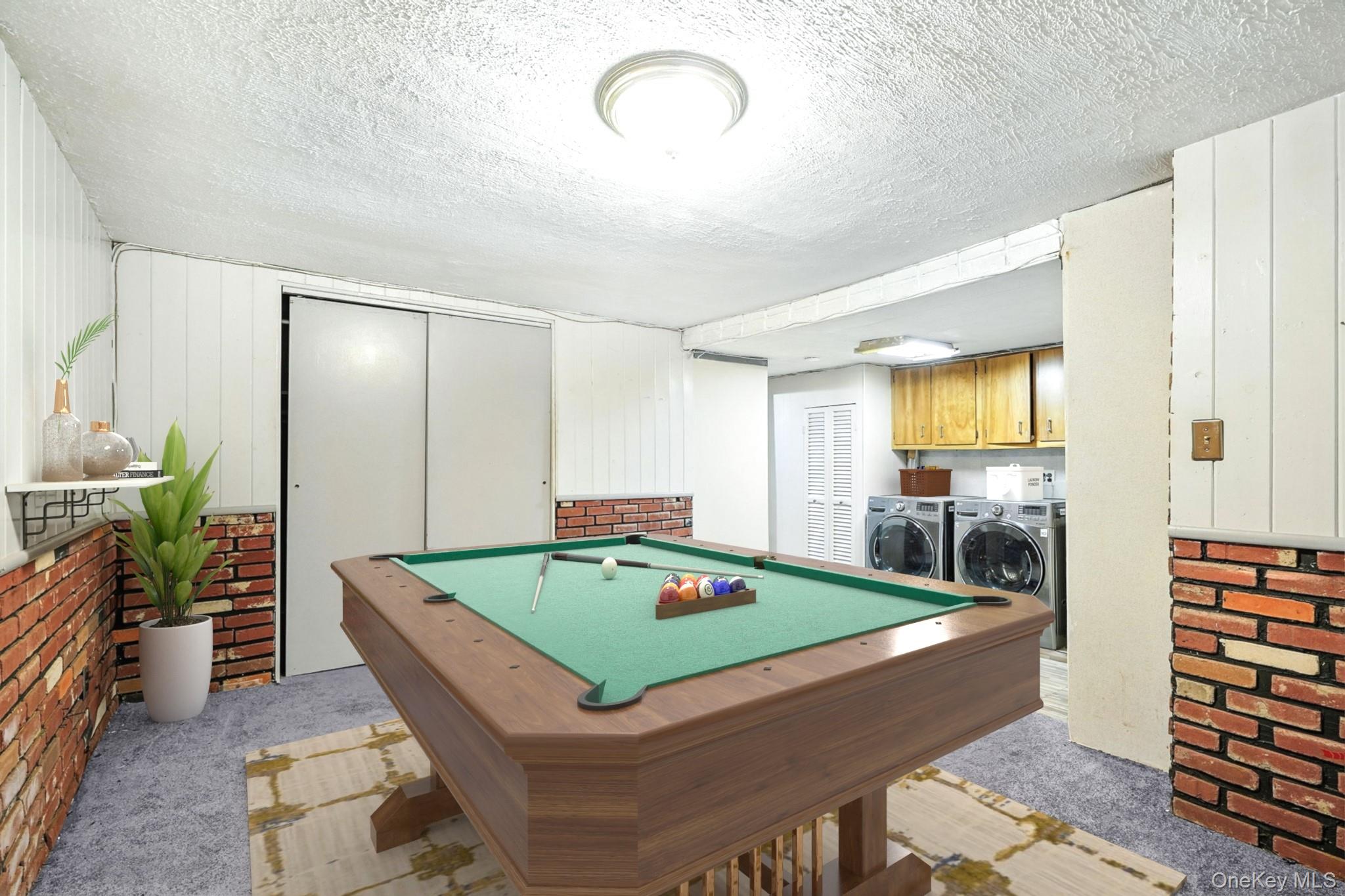 1245 Rhinelander Avenue