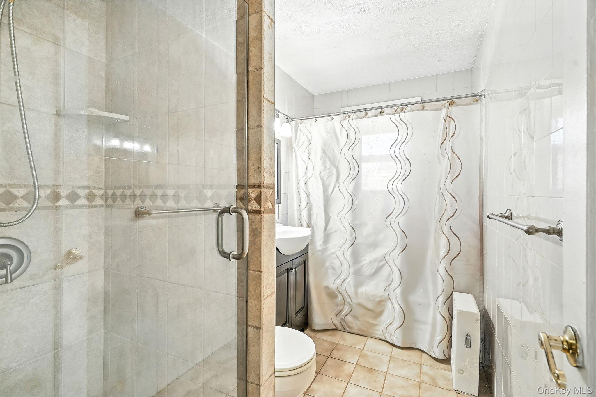 1245 Rhinelander Avenue