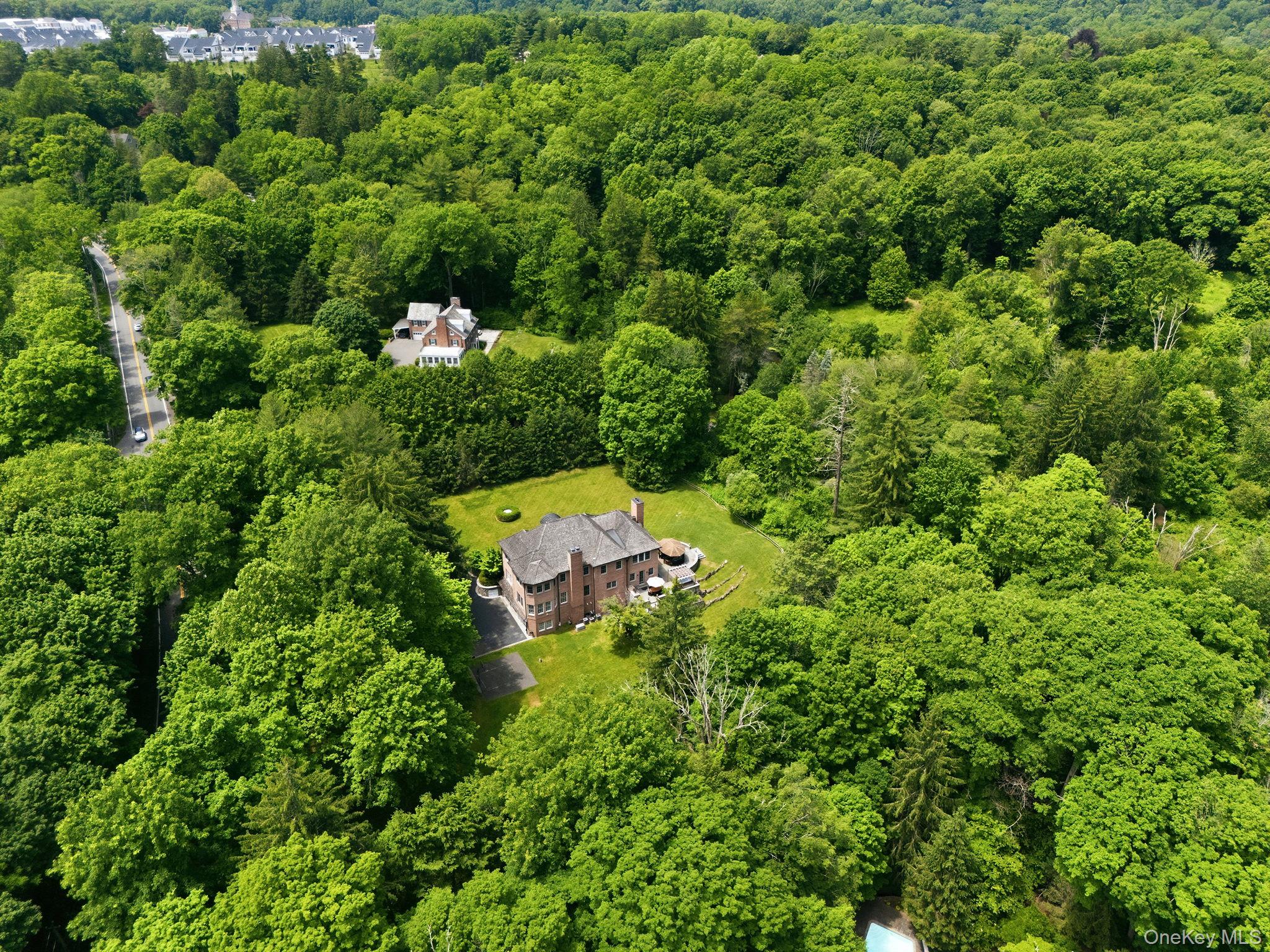 2 Heathcote Drive