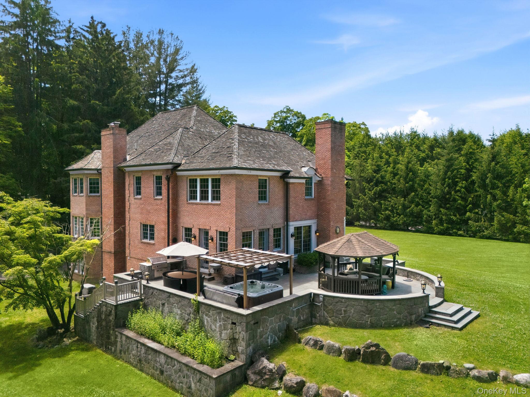 2 Heathcote Drive