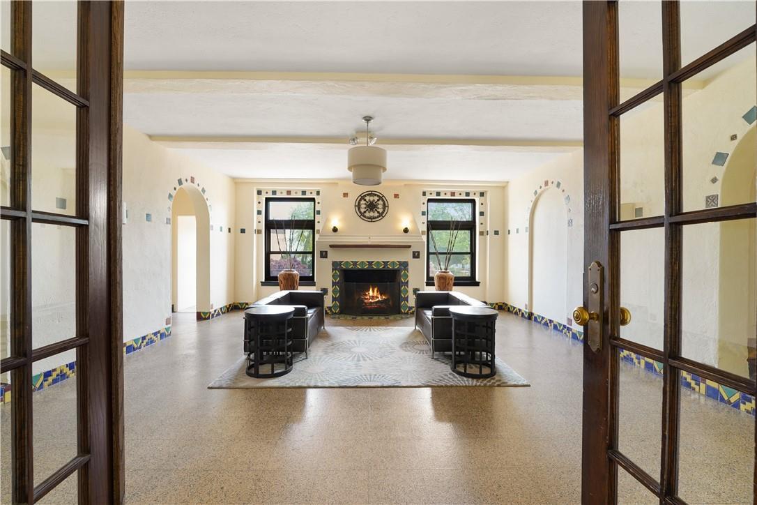 314 Livingston Avenue Unit: 303w