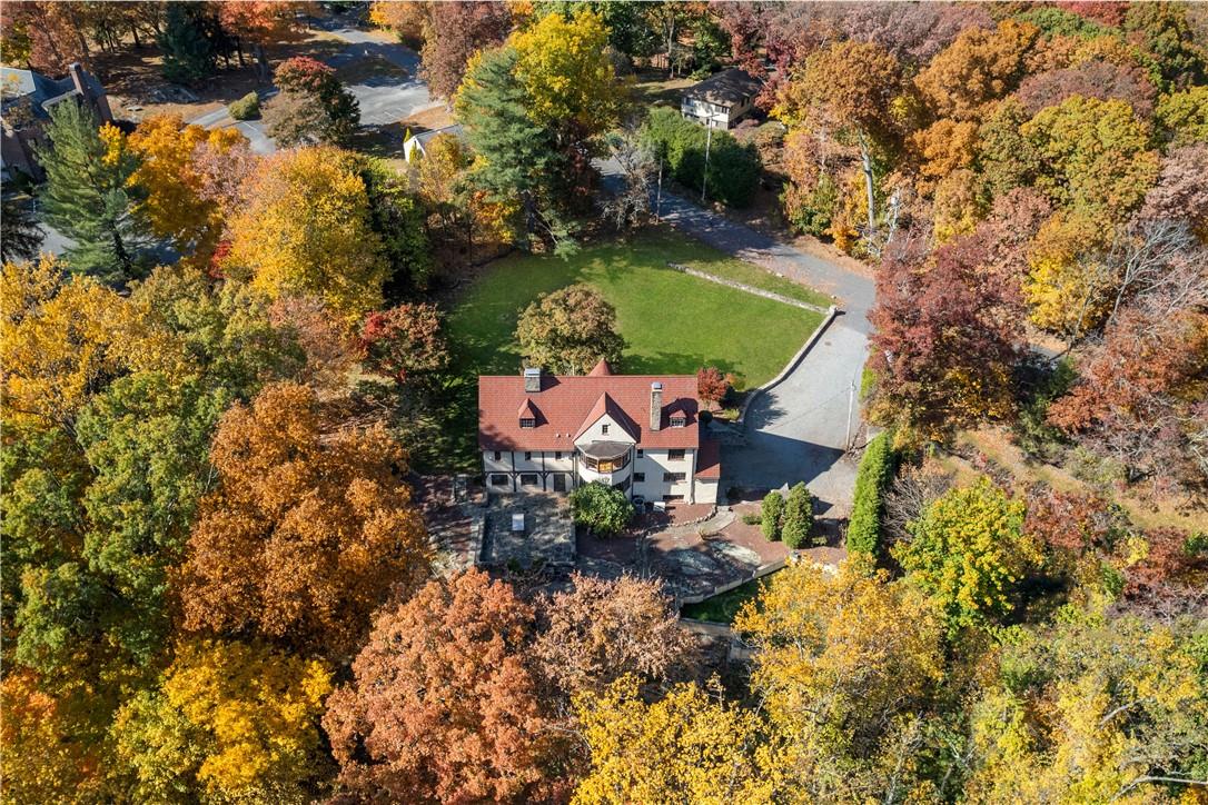 9 Windward Avenue