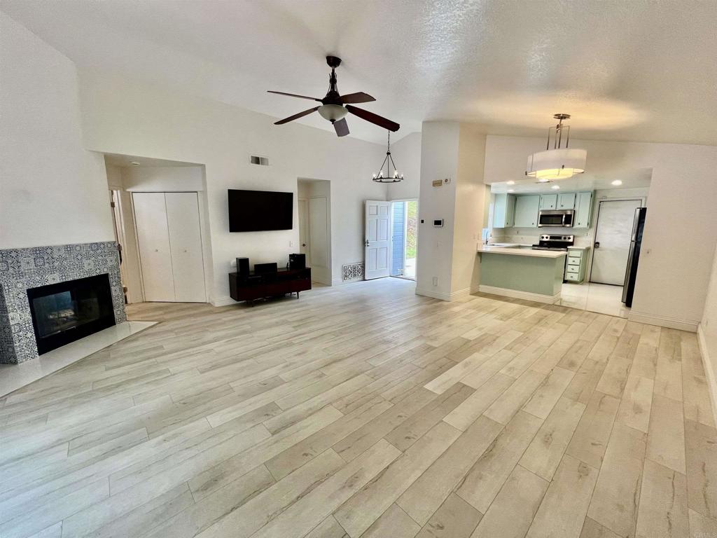 2108 Costa Vista Way