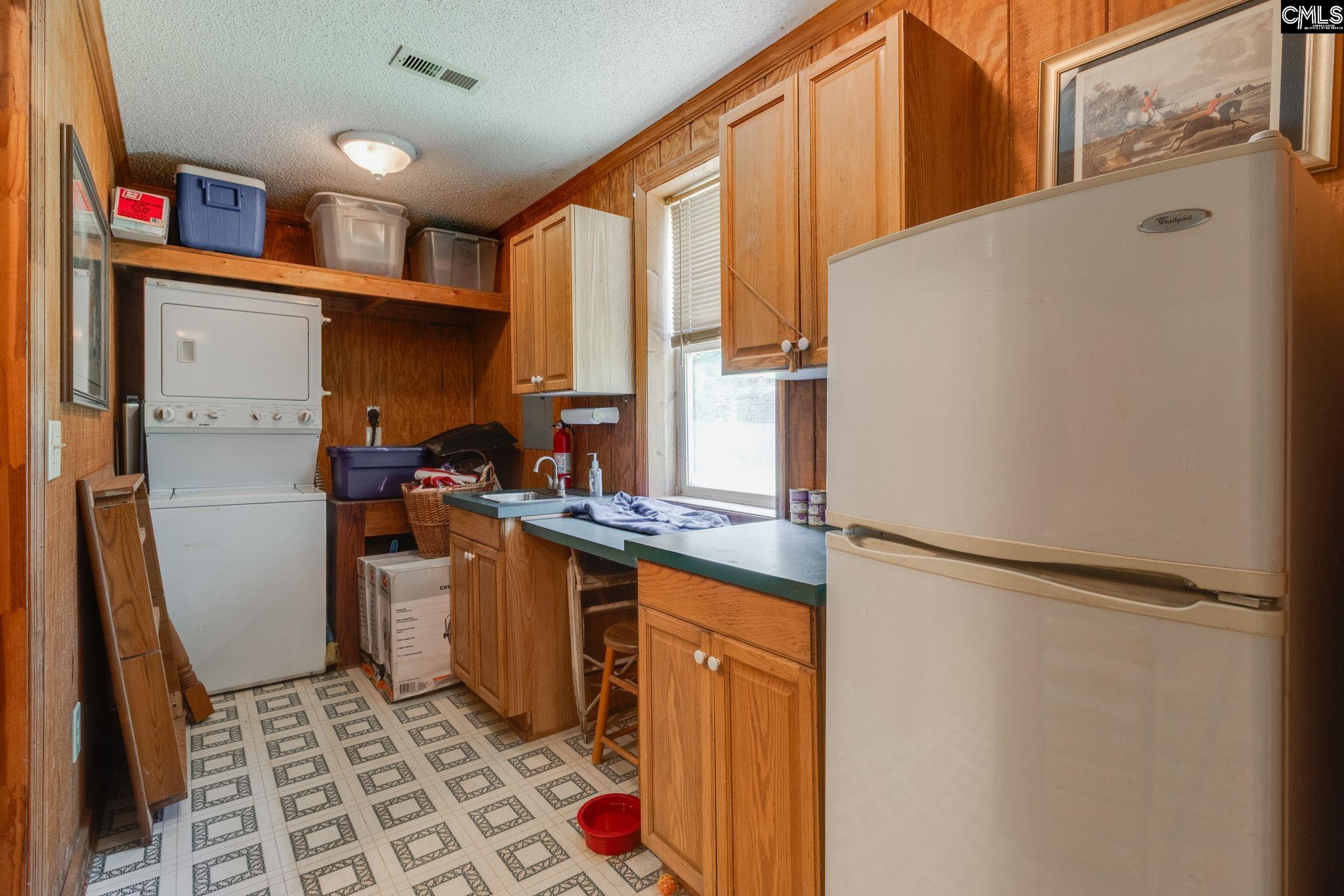 923 Moulds Rd.