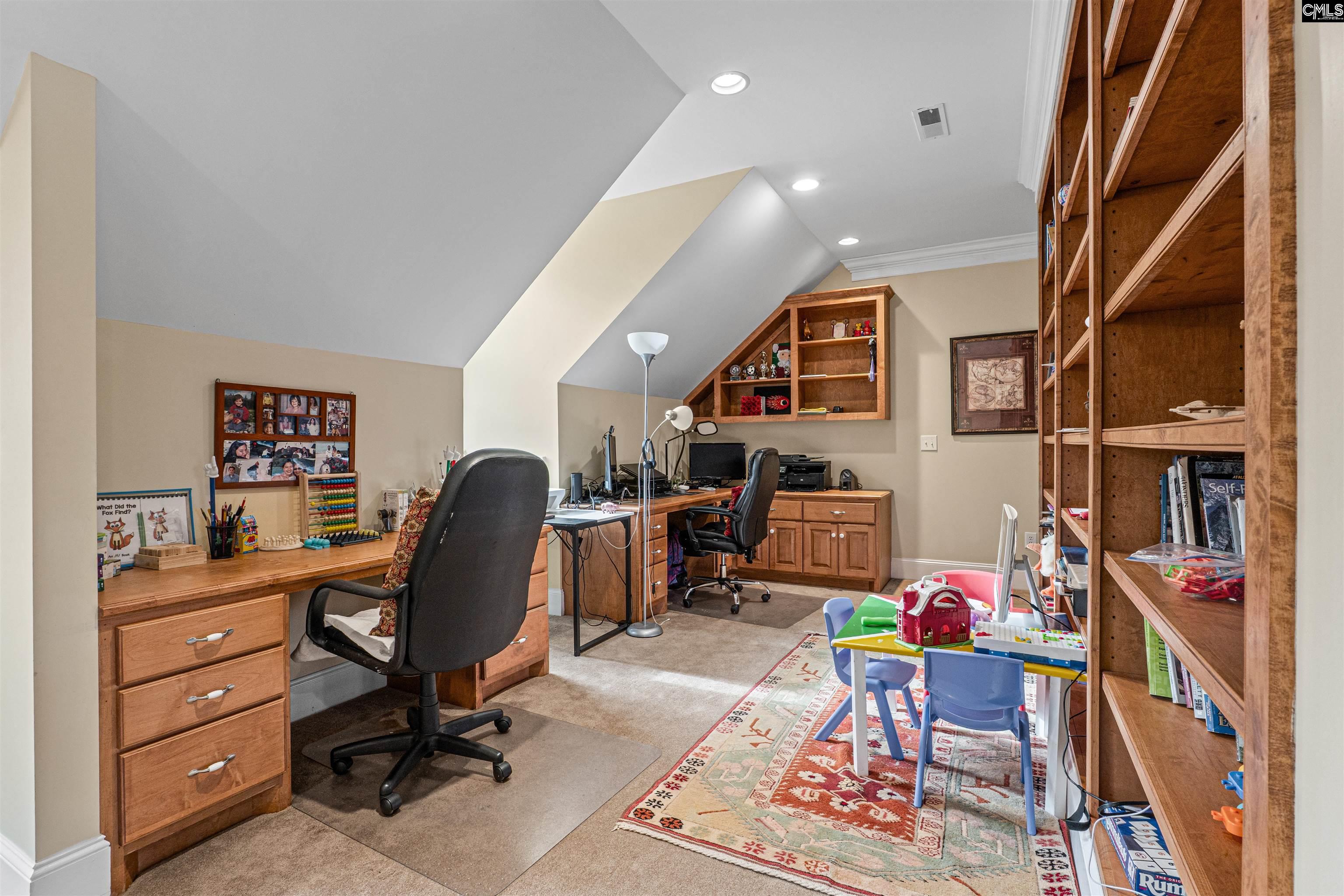 160 Hound Hollow Road