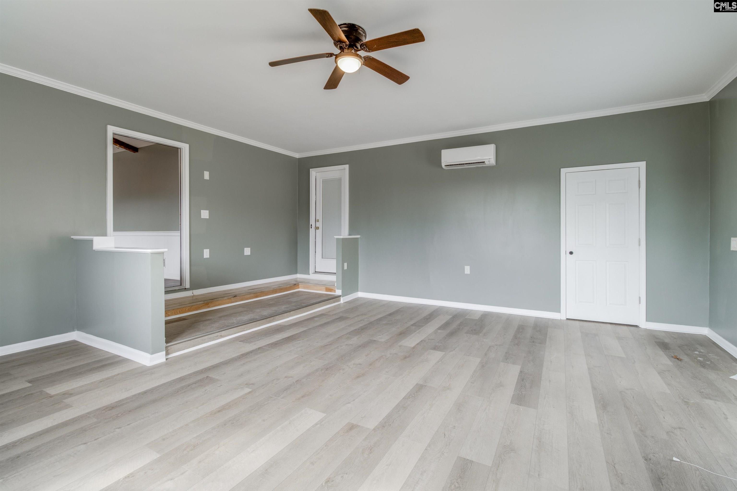 1207 S Fredericksburg Drive