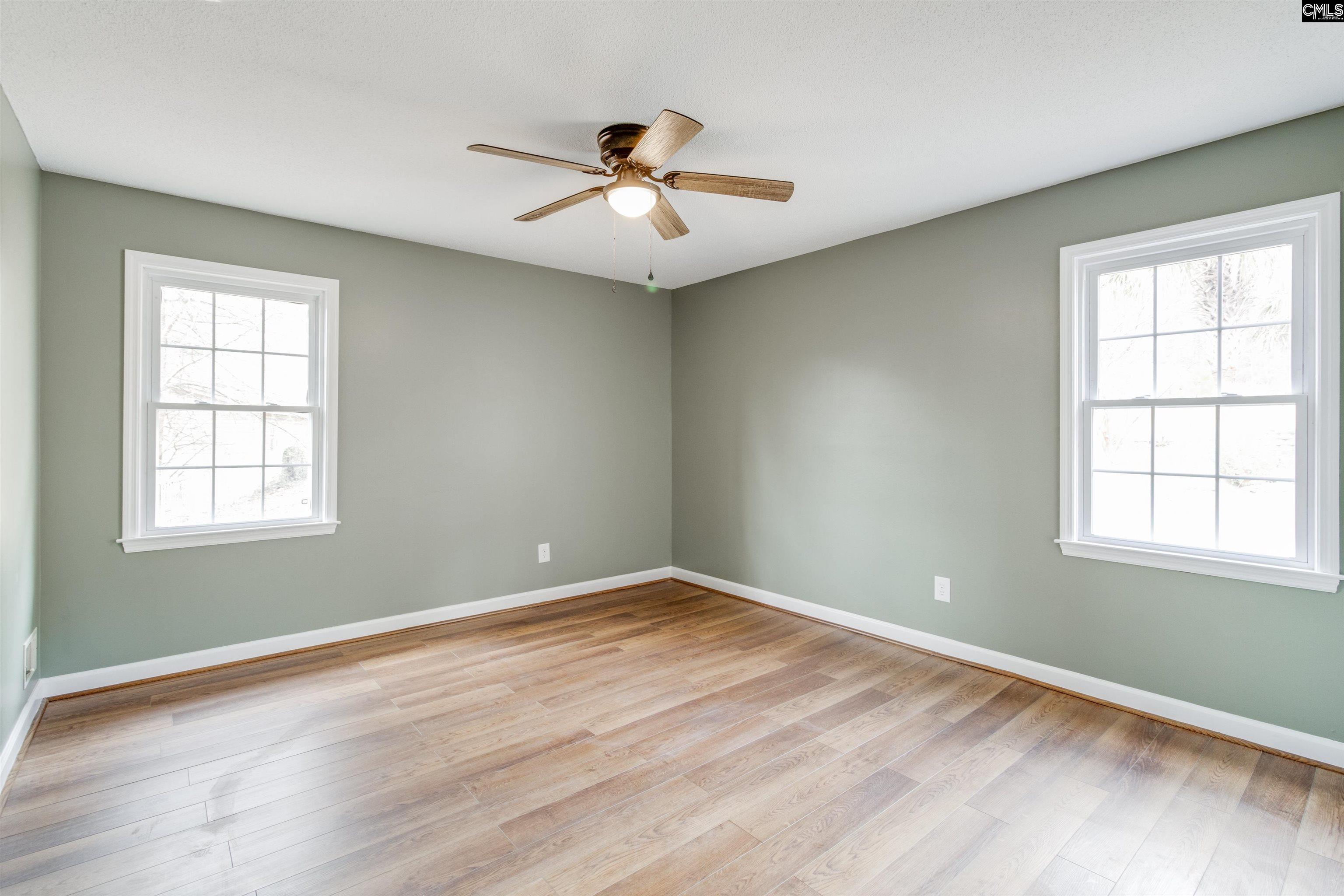 1207 S Fredericksburg Drive