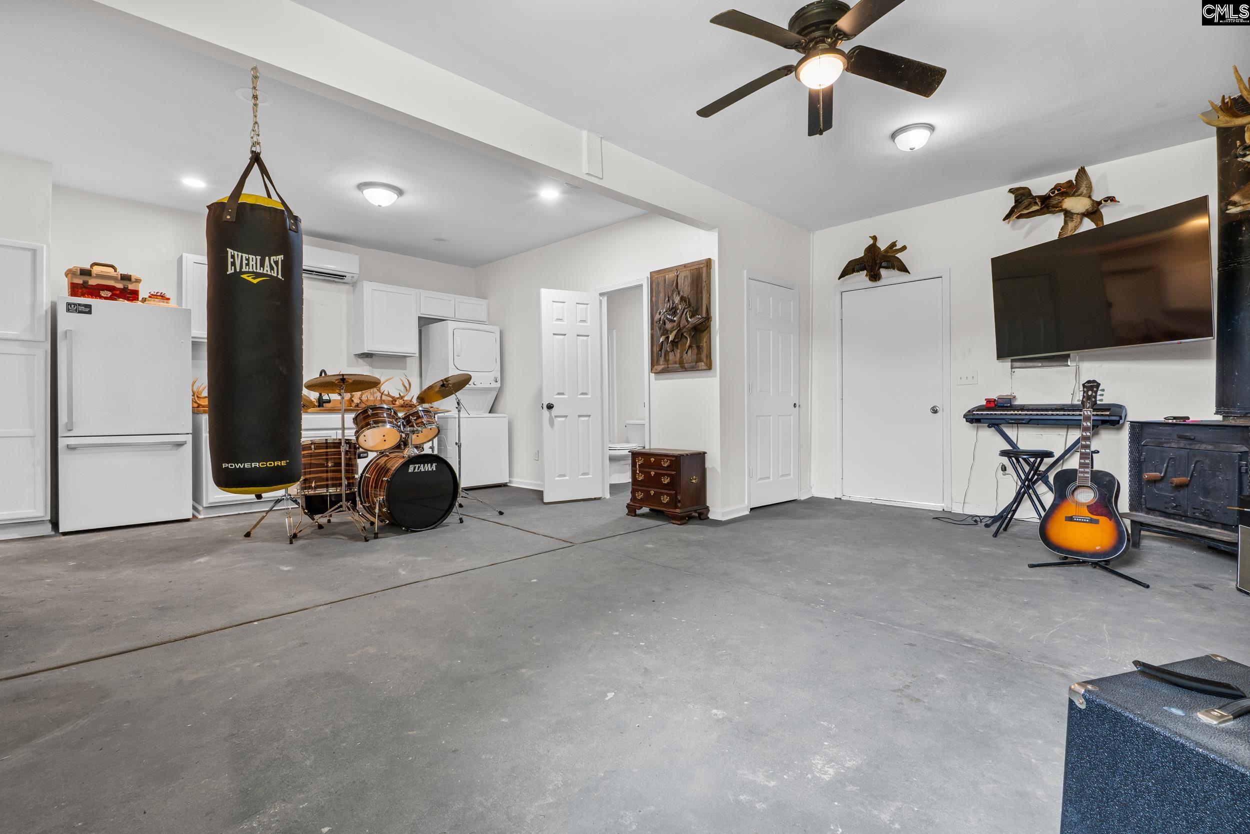 213 Tombfield Road