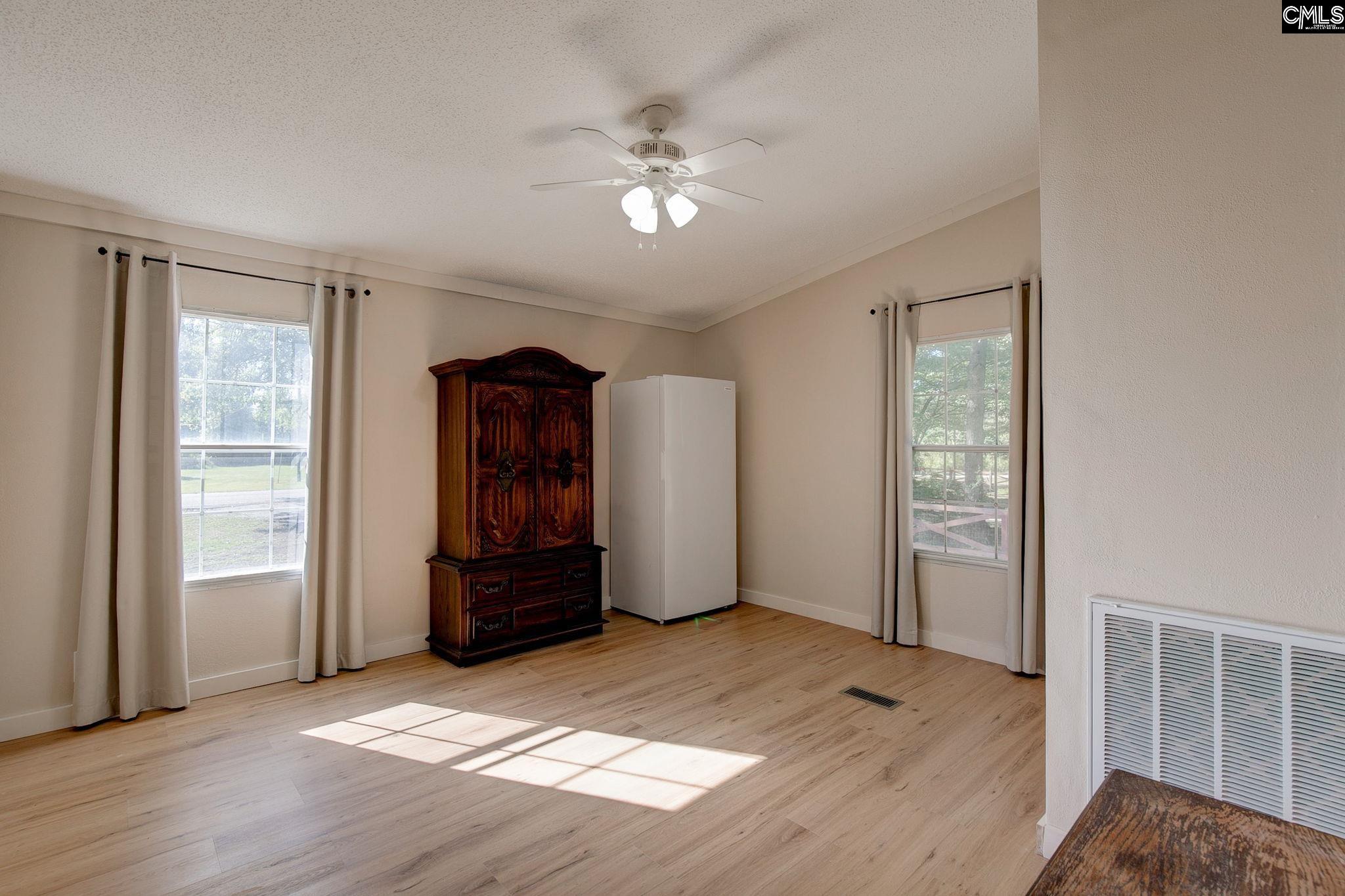 209 College Street W