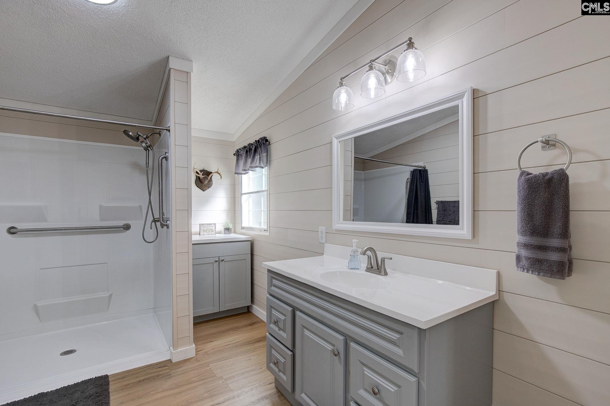 209 College Street W