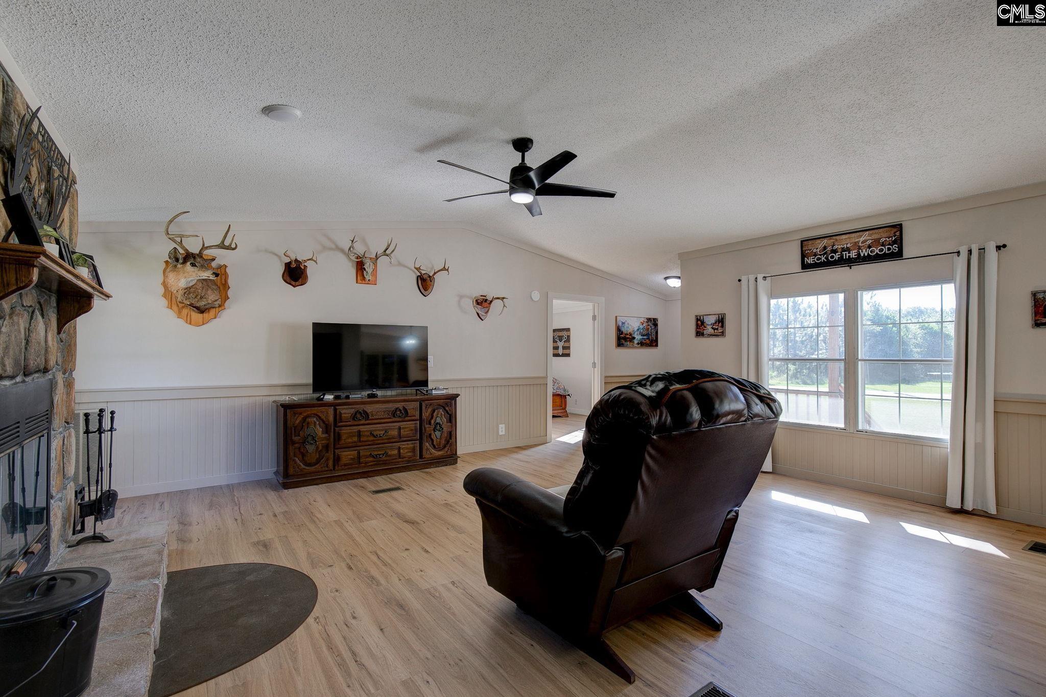 209 College Street W