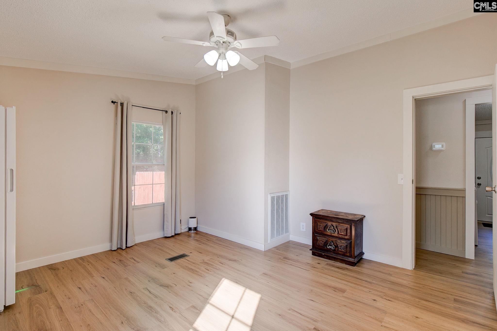 209 College Street W