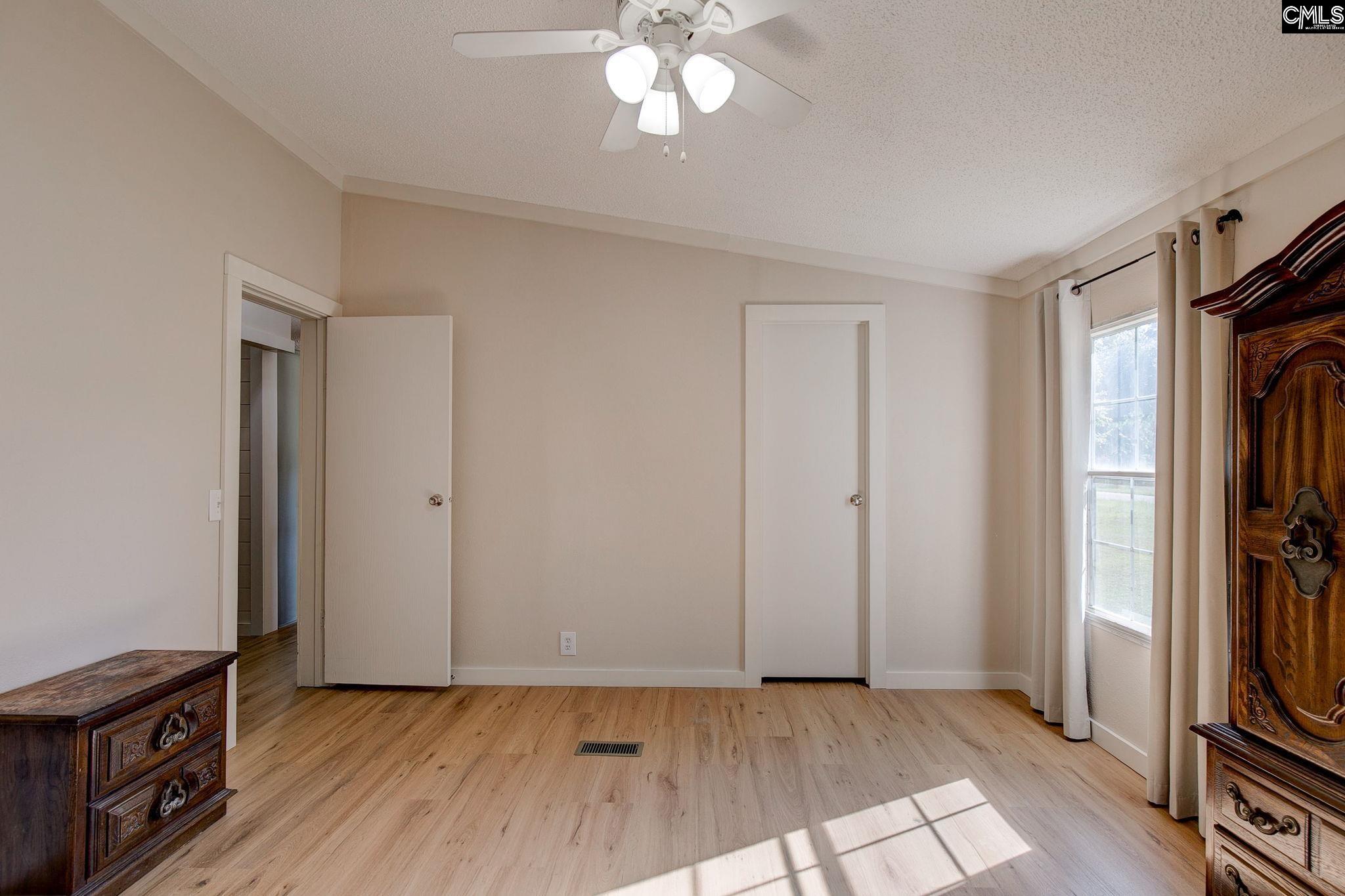 209 College Street W