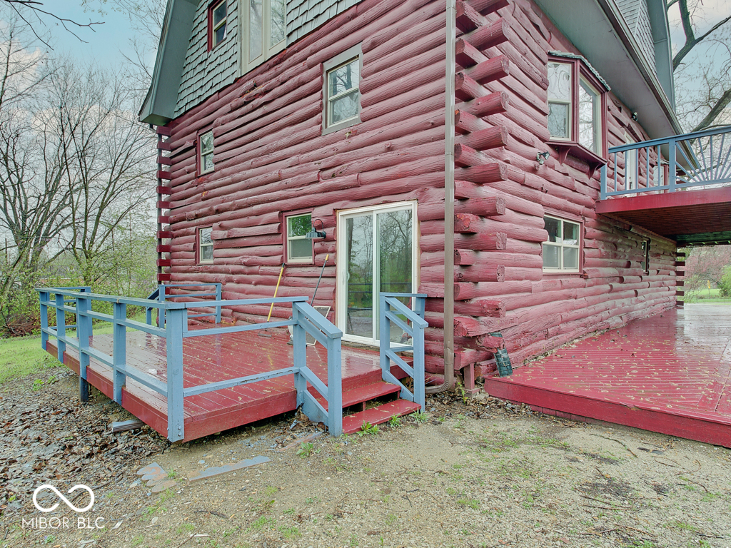 7591 -7593 N Old S R 67