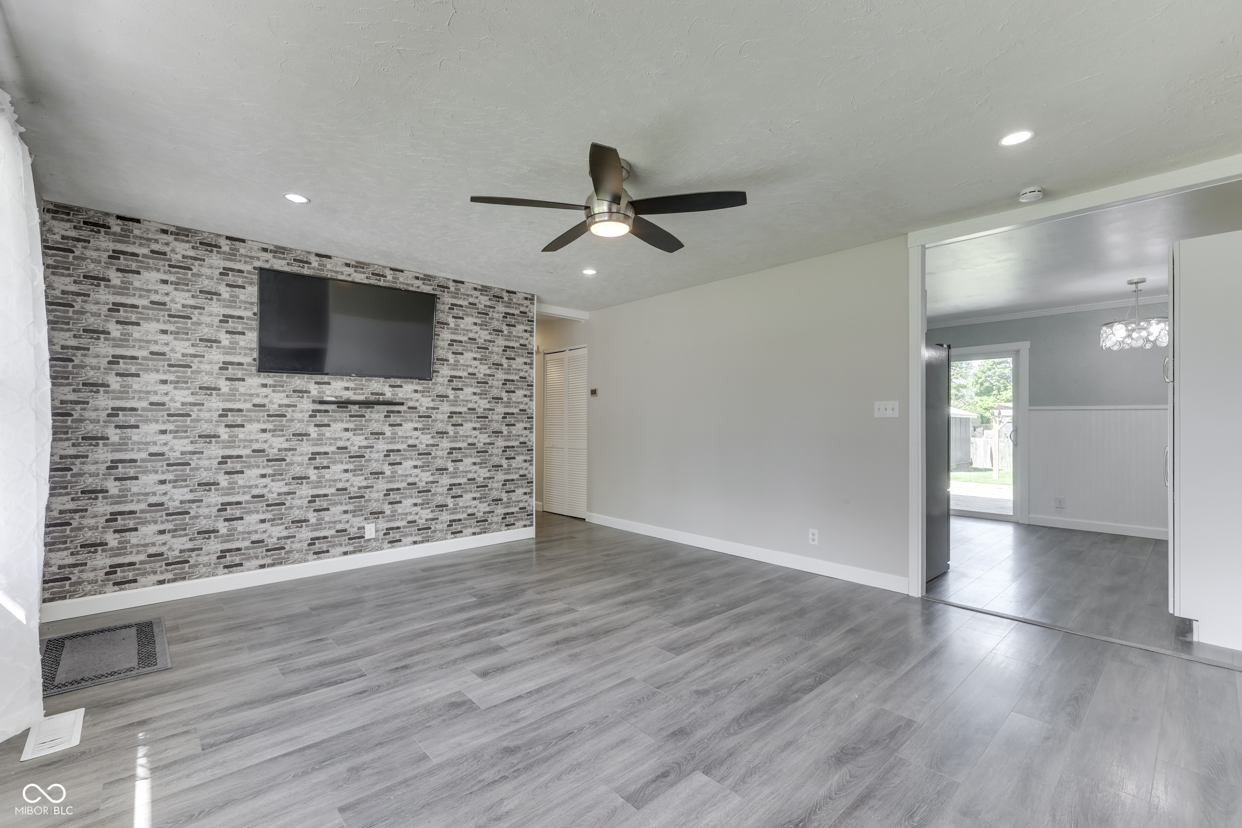 1082 Galaxie Drive