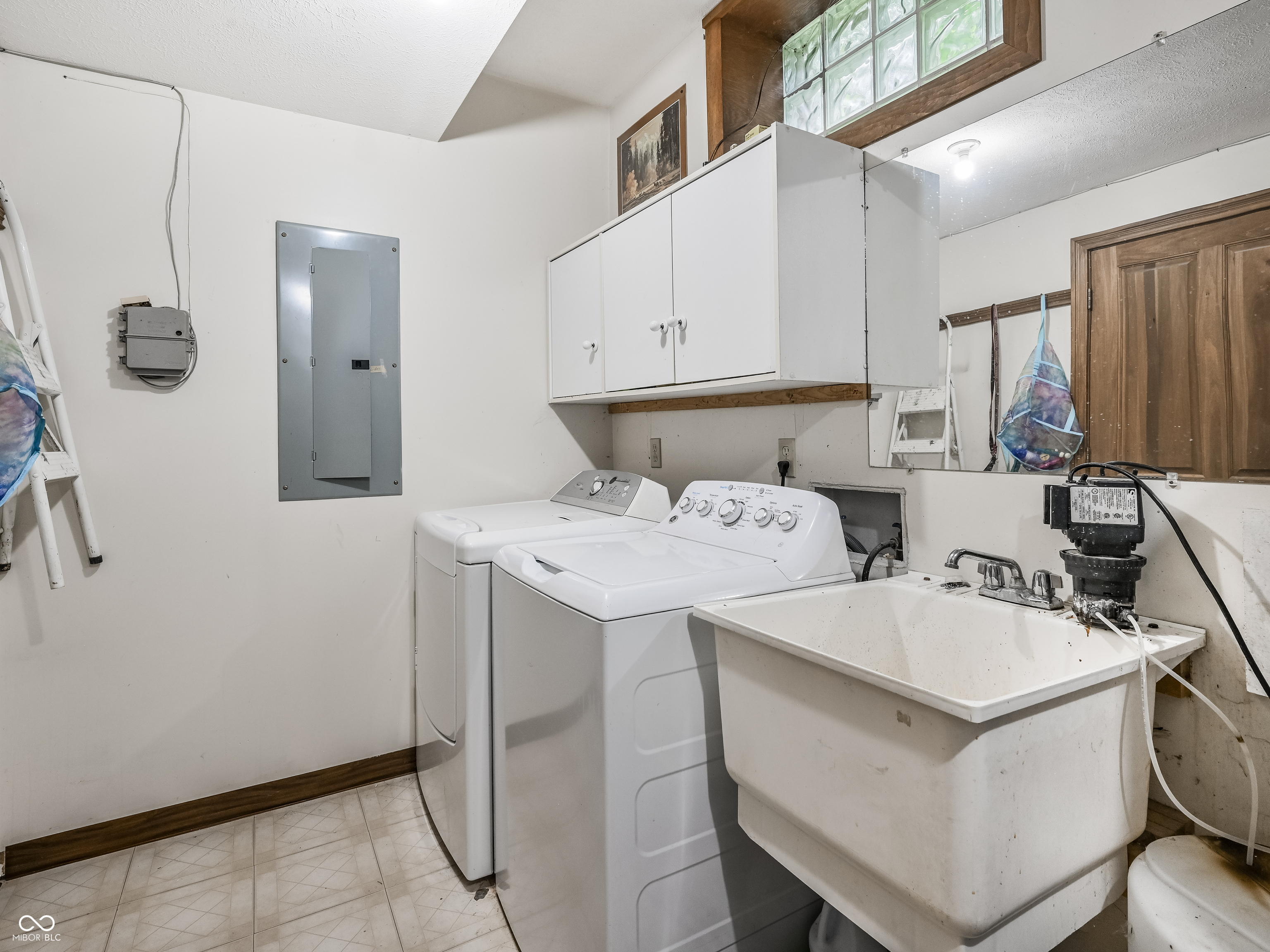5994 Pine Tree Lane
