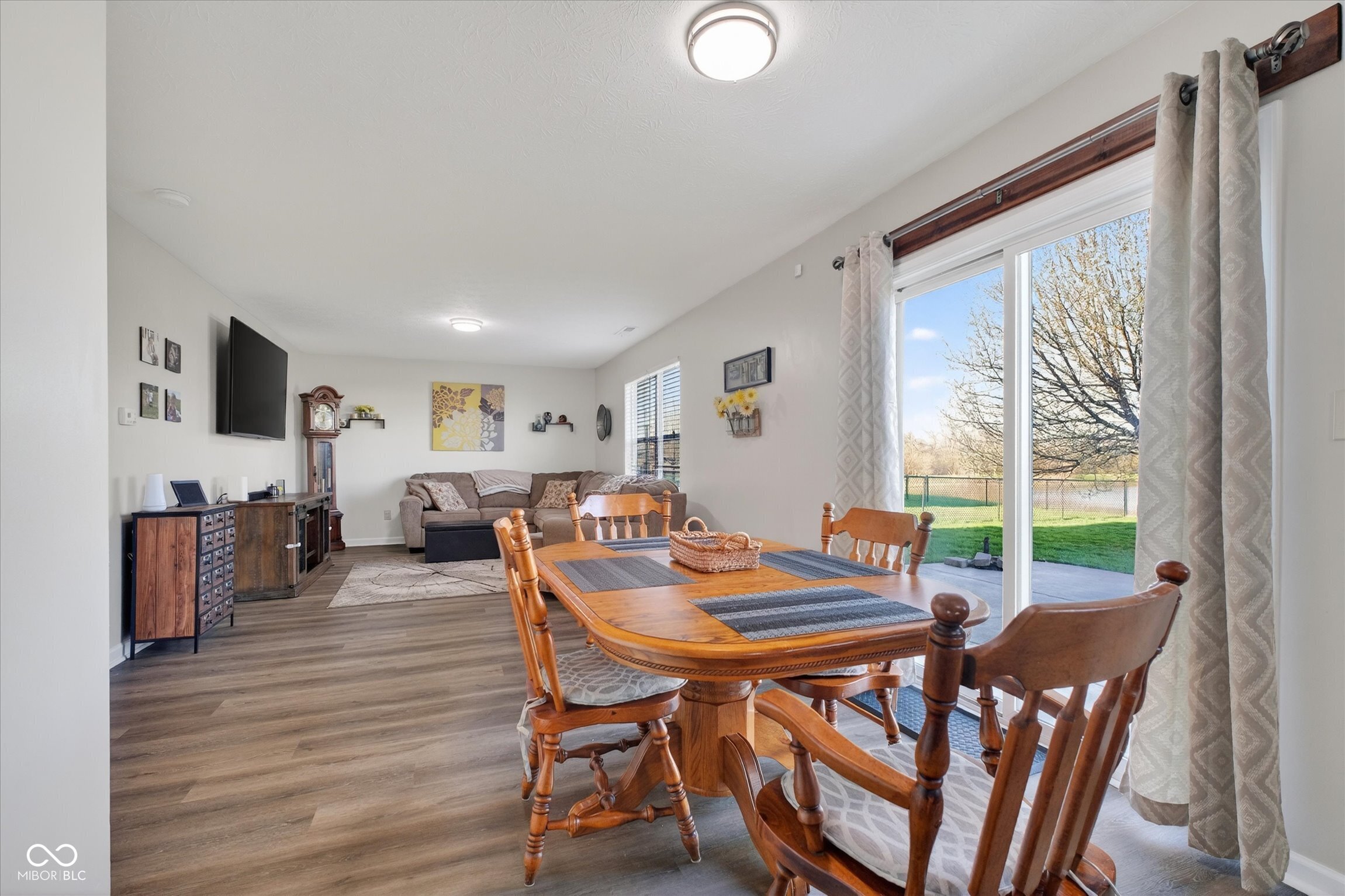 4742 Deacon Lane