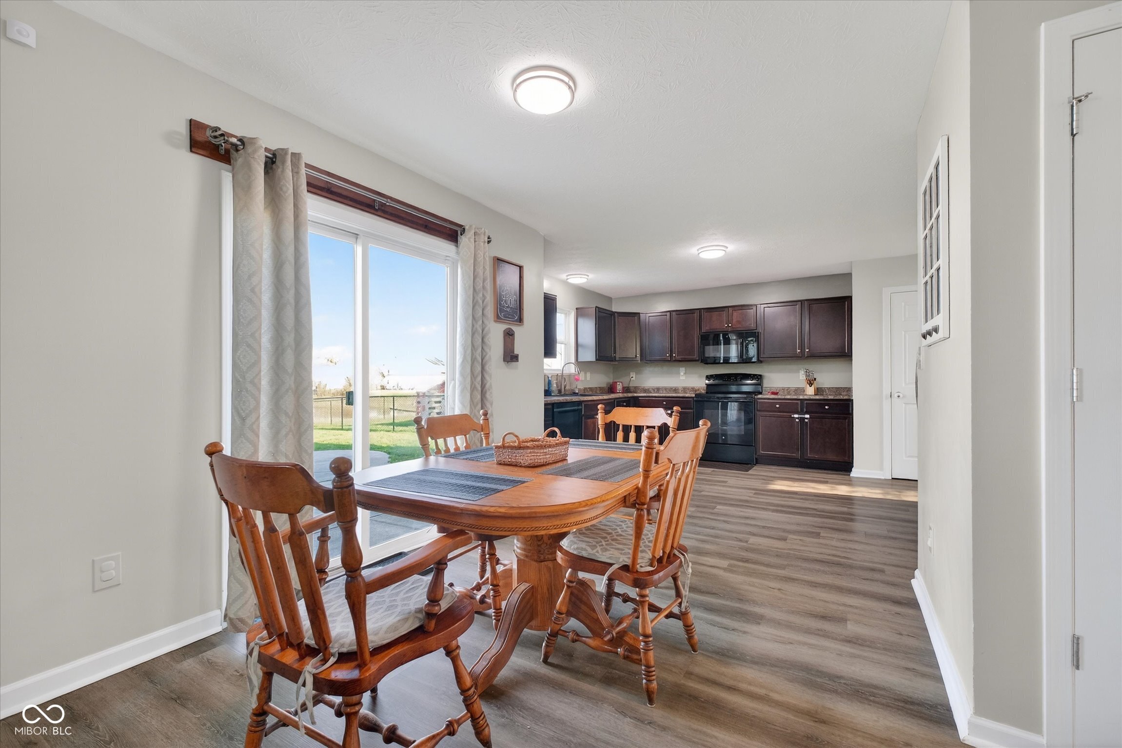 4742 Deacon Lane