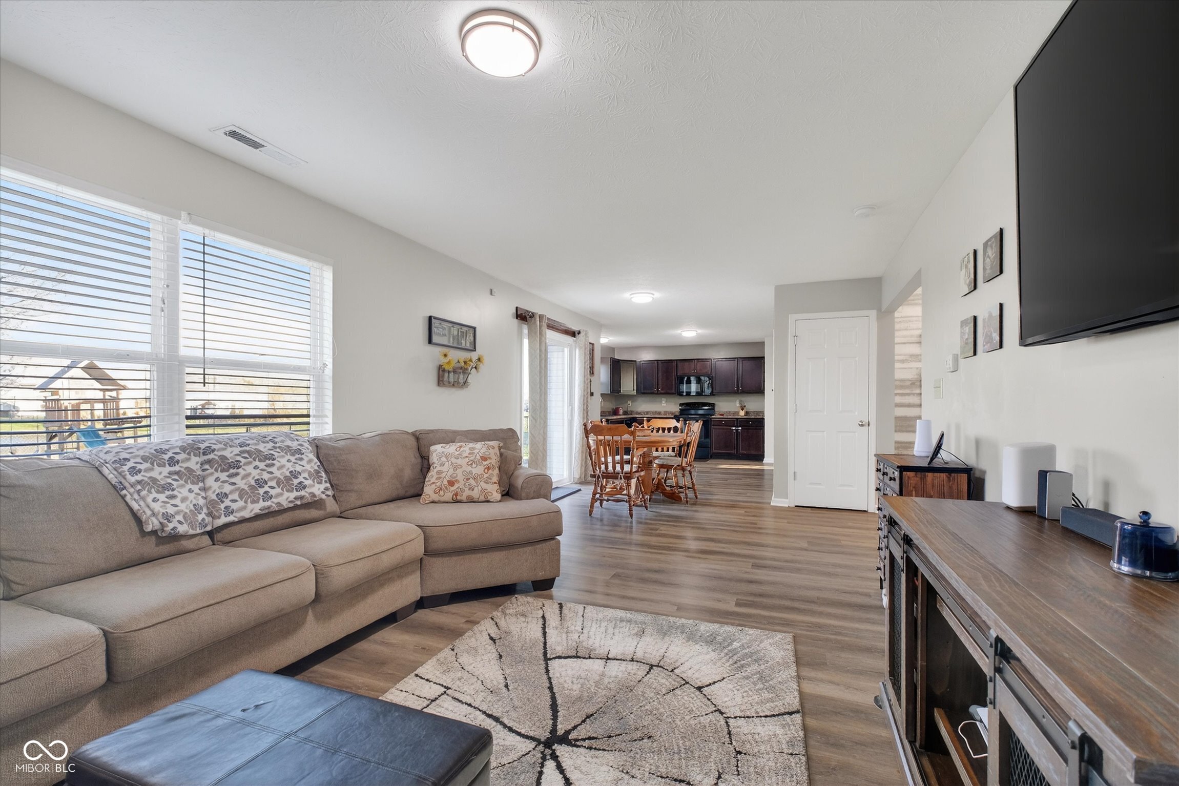 4742 Deacon Lane