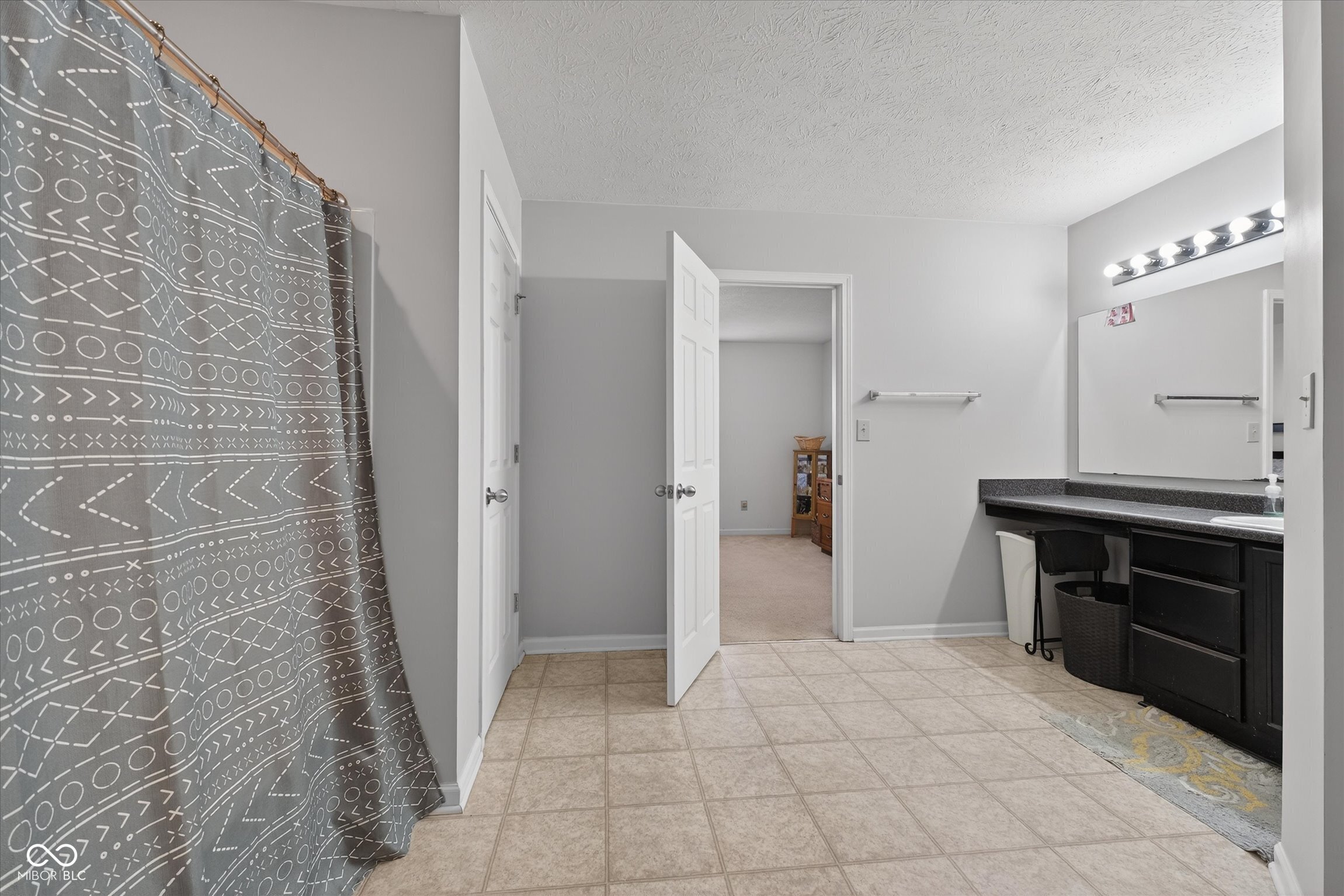 4742 Deacon Lane