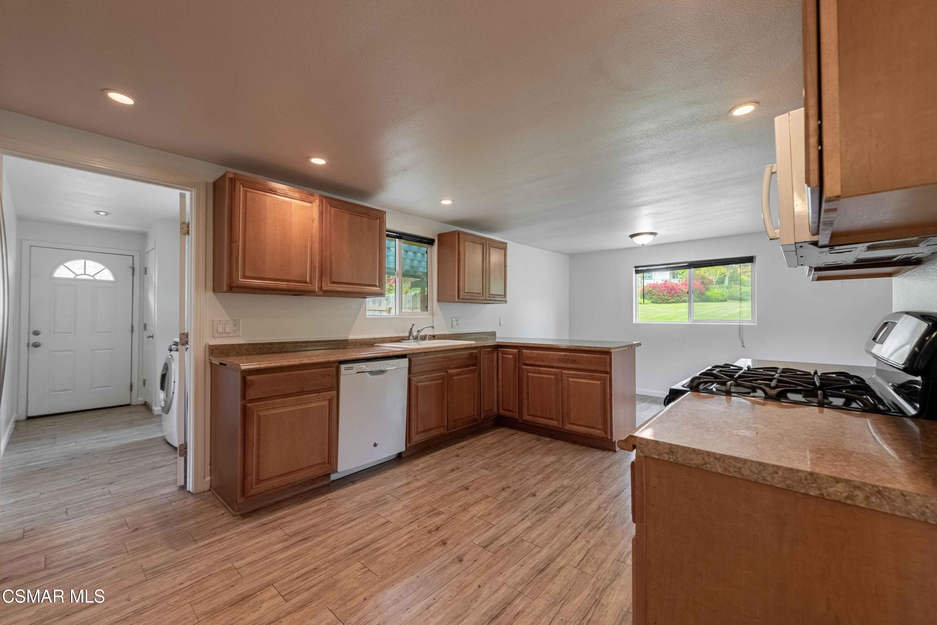 641 W La Loma Avenue, #A