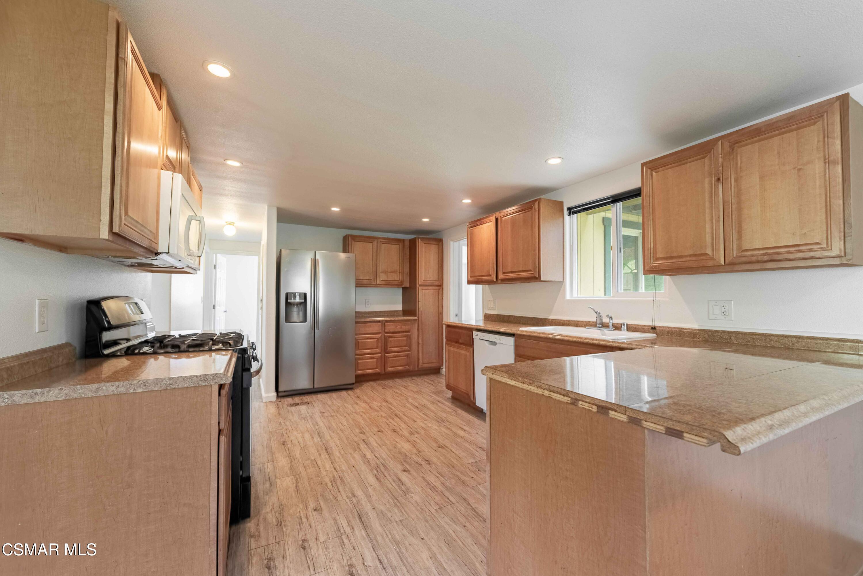 641 W La Loma Avenue, #A