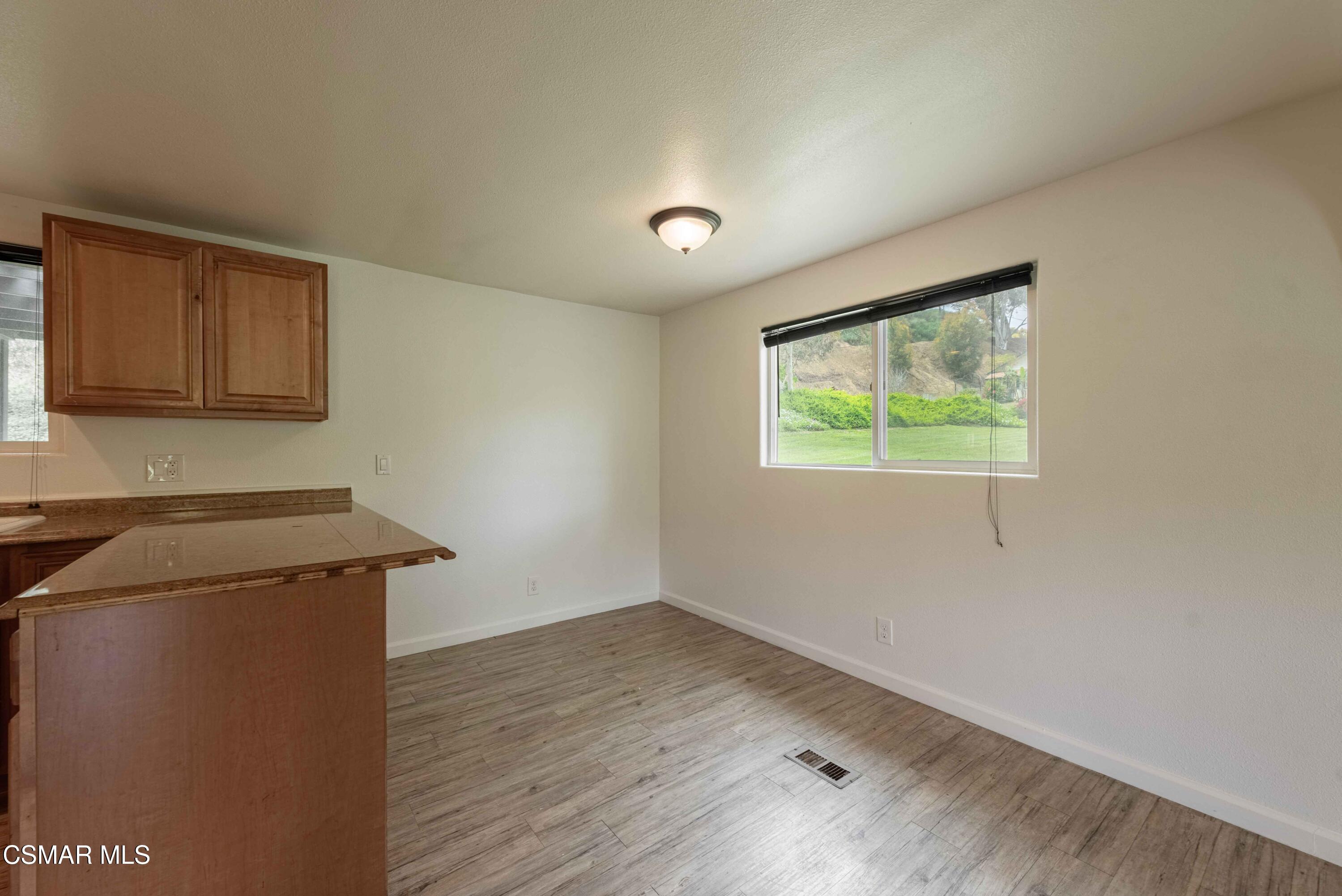 641 W La Loma Avenue, #A