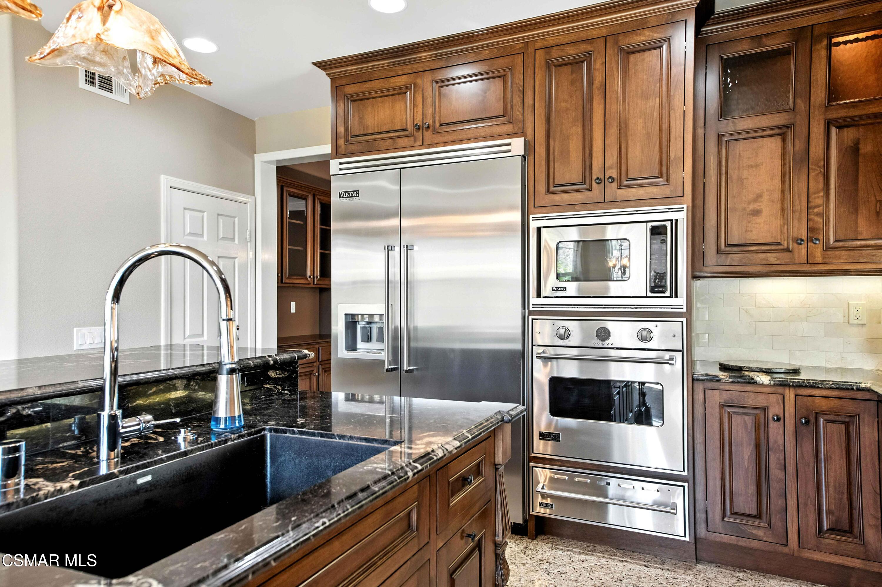 3194 Sunset Hills Boulevard