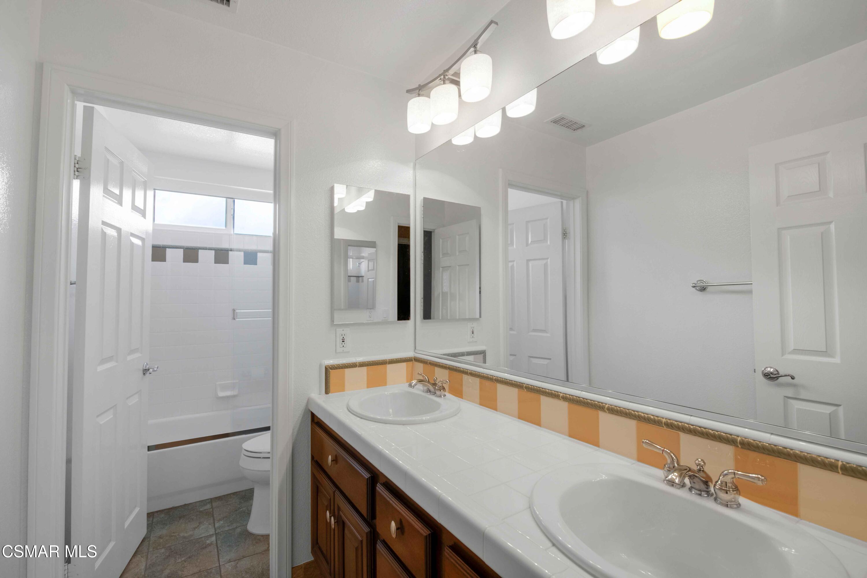 3194 Sunset Hills Boulevard