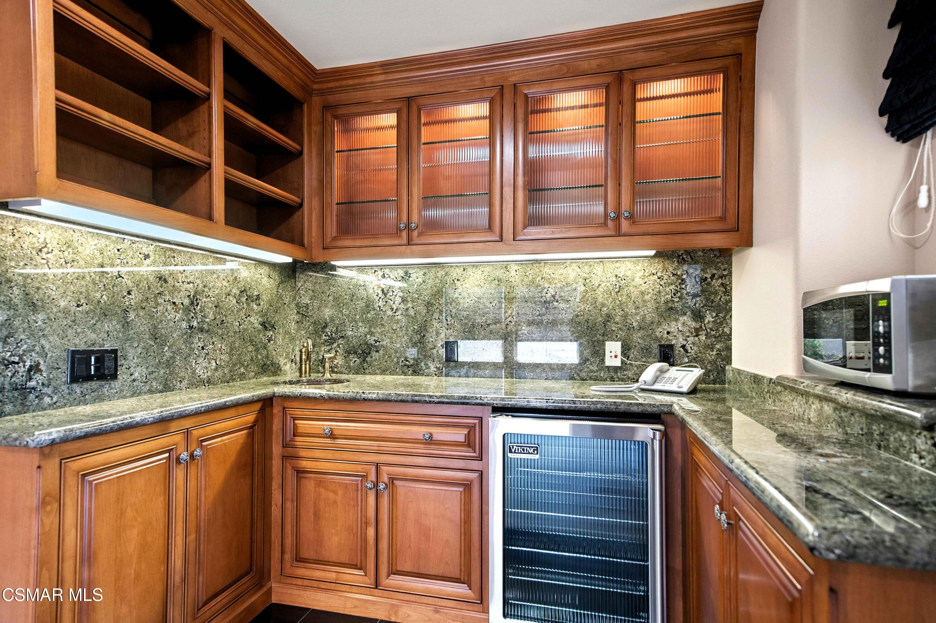 3194 Sunset Hills Boulevard