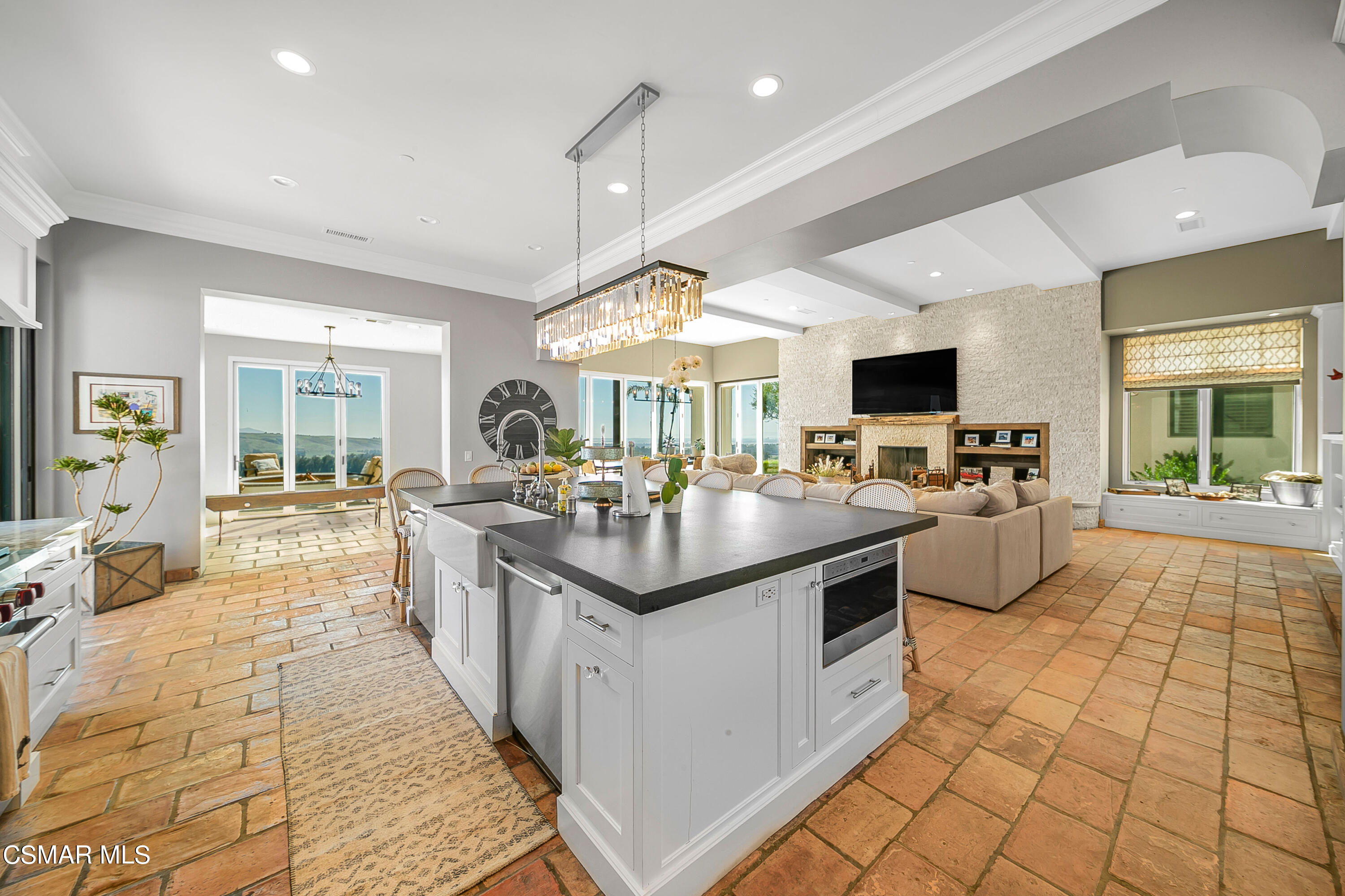 1451 E La Loma Avenue