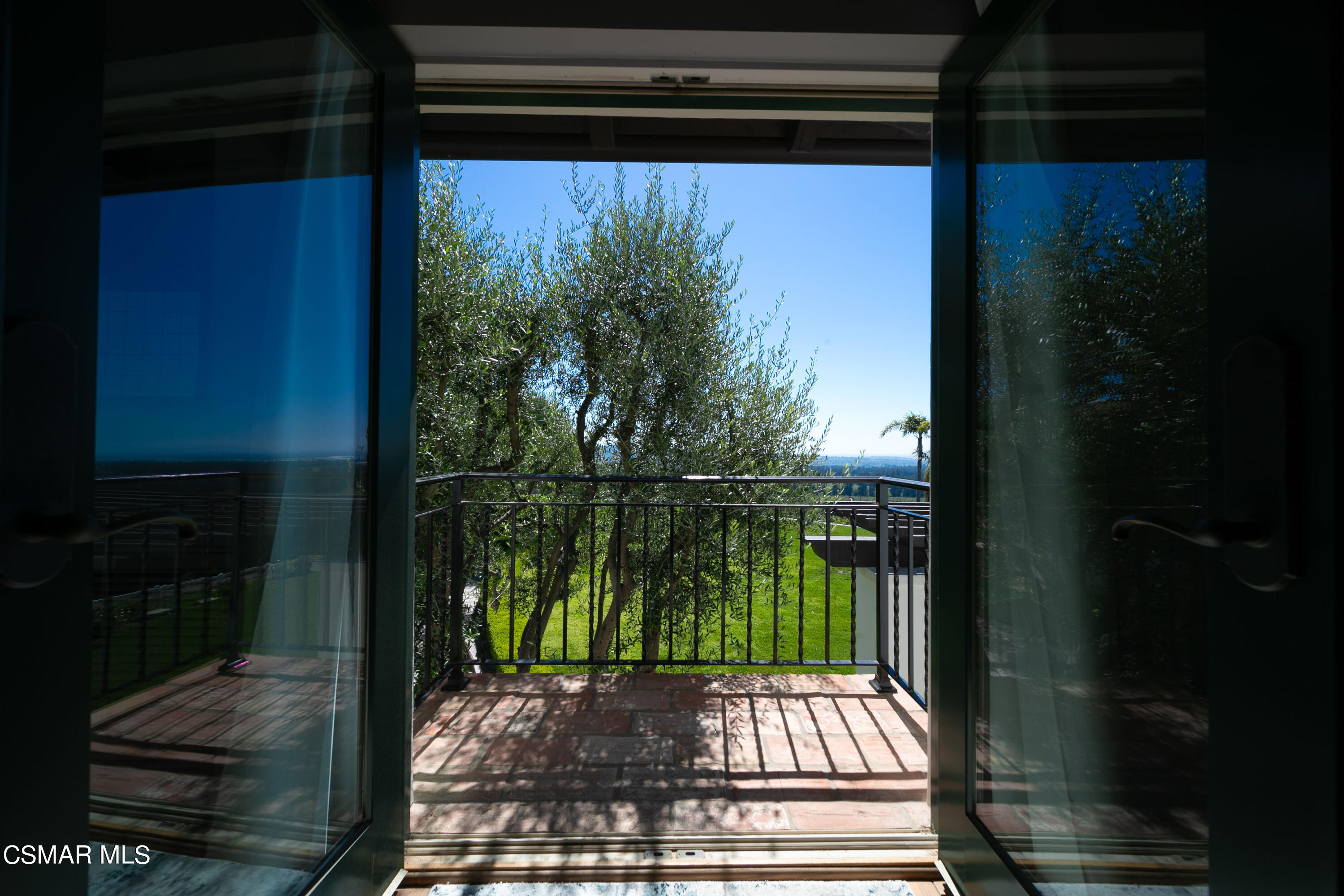 1451 E La Loma Avenue