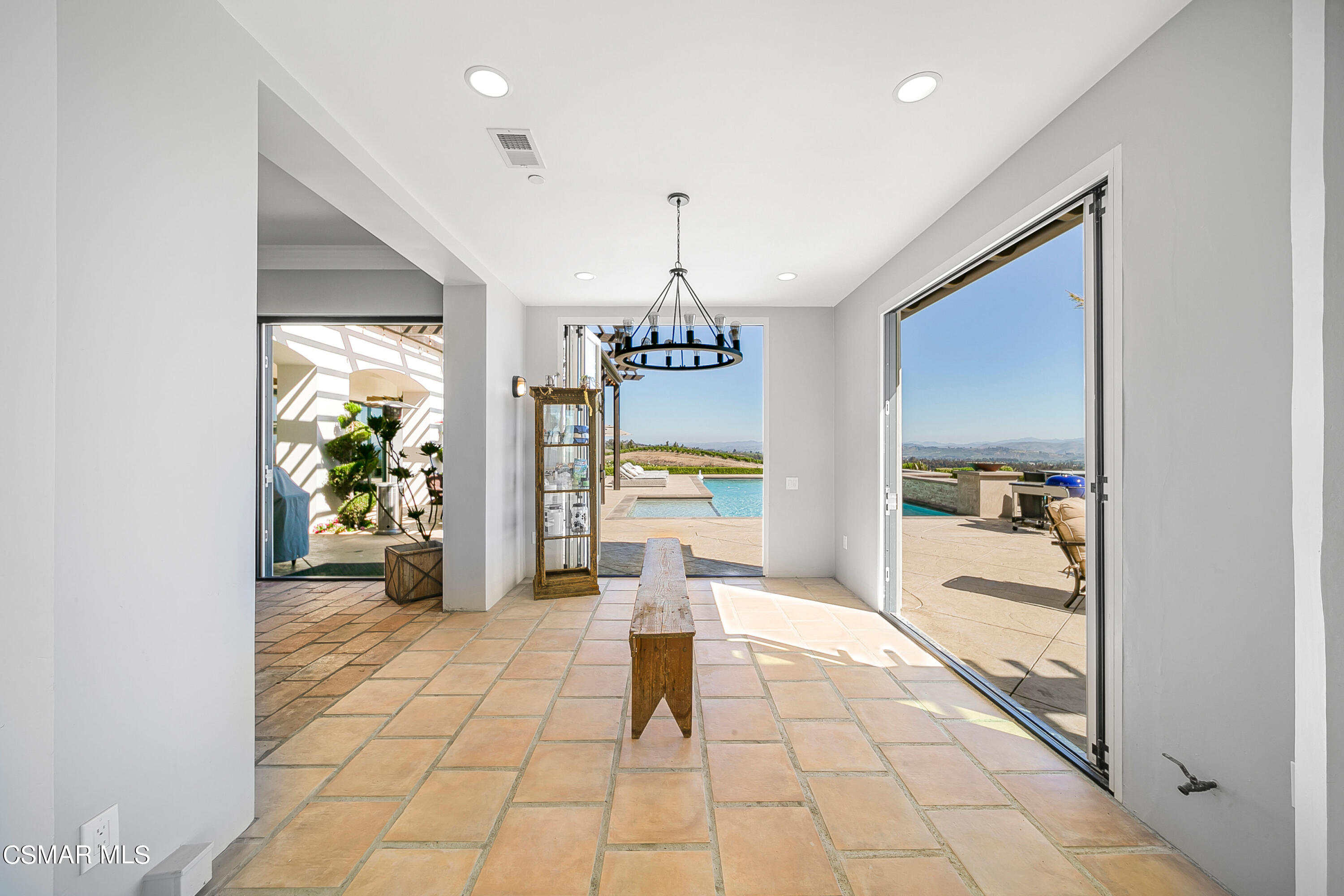 1451 E La Loma Avenue