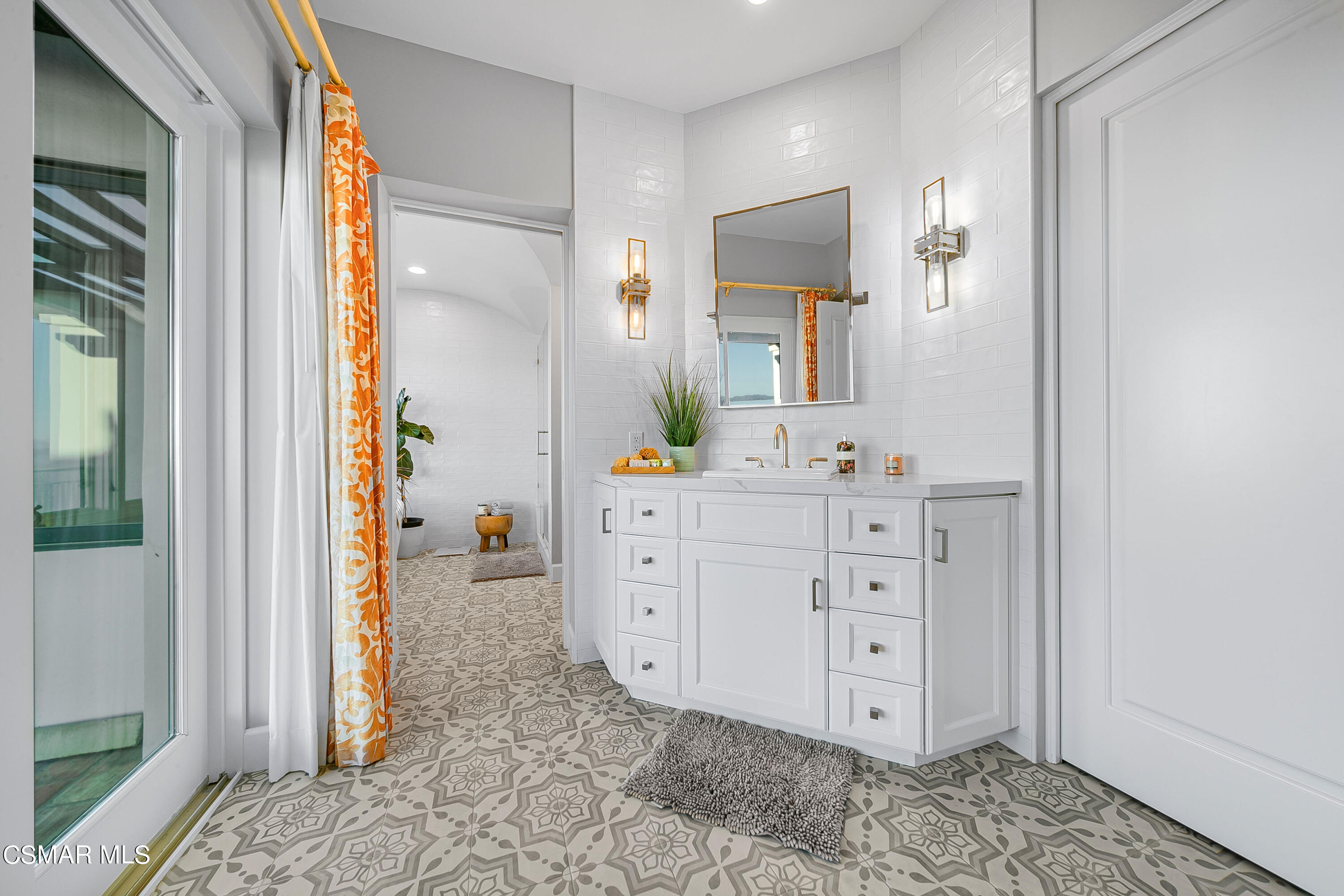 1451 E La Loma Avenue