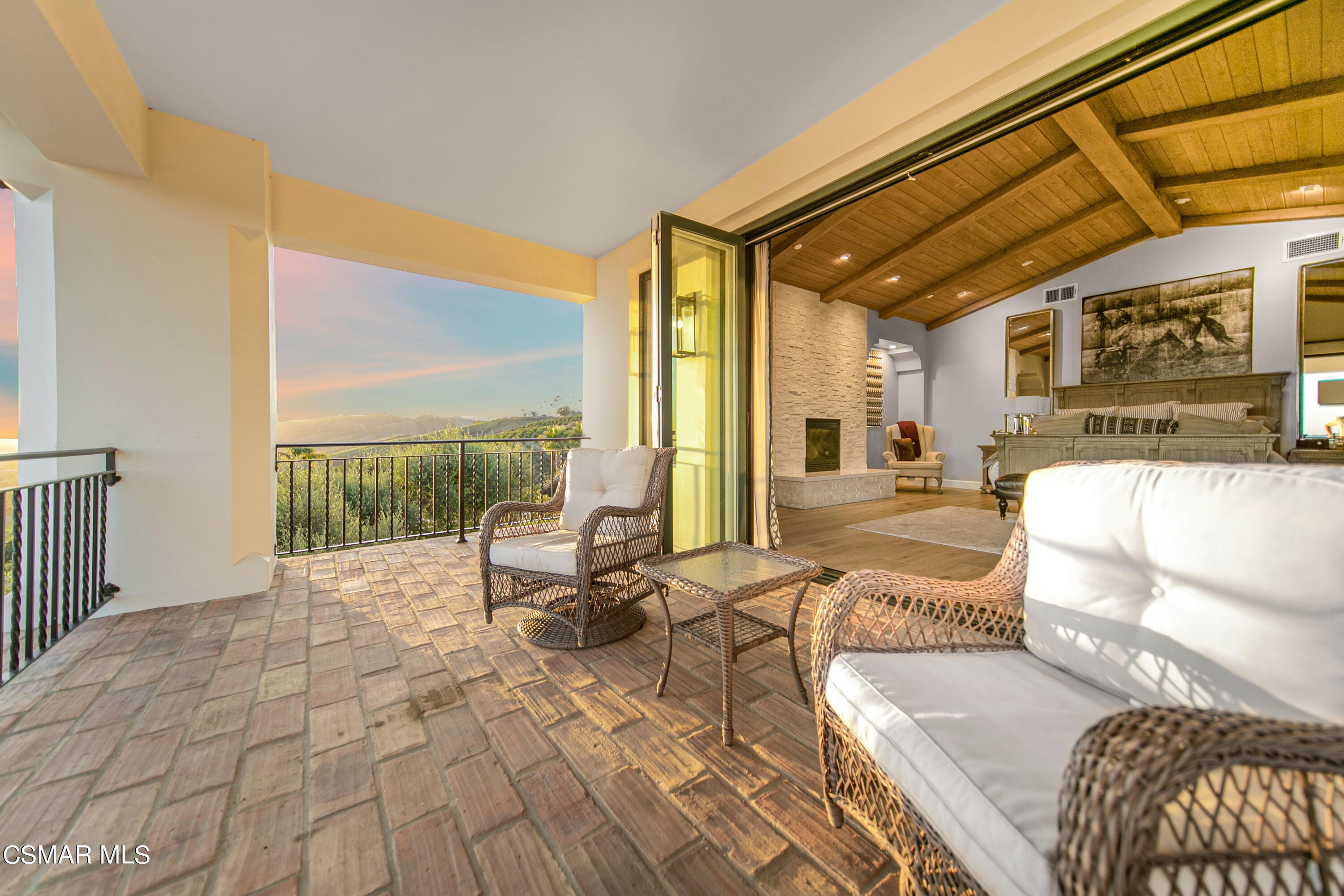 1451 E La Loma Avenue