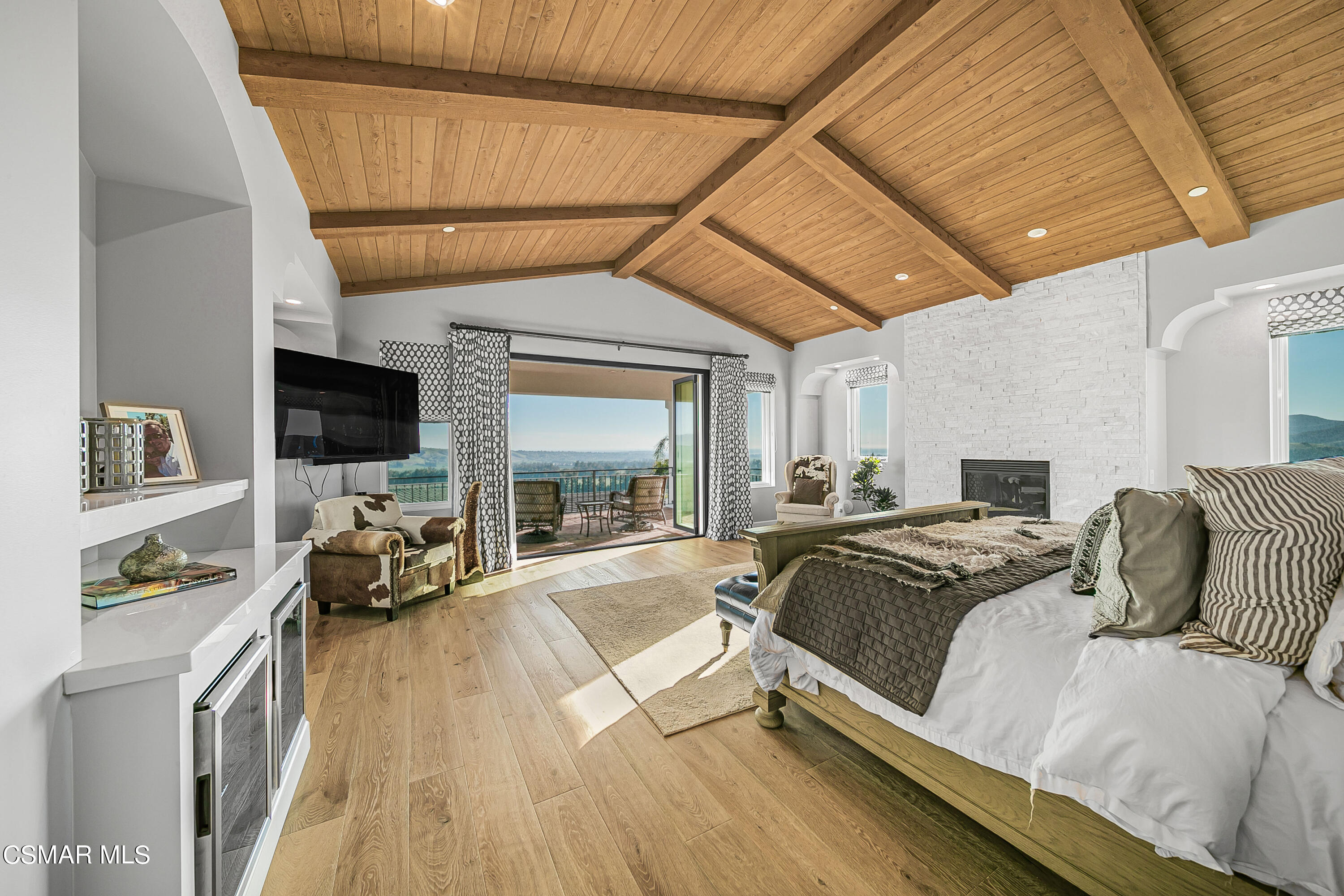 1451 E La Loma Avenue