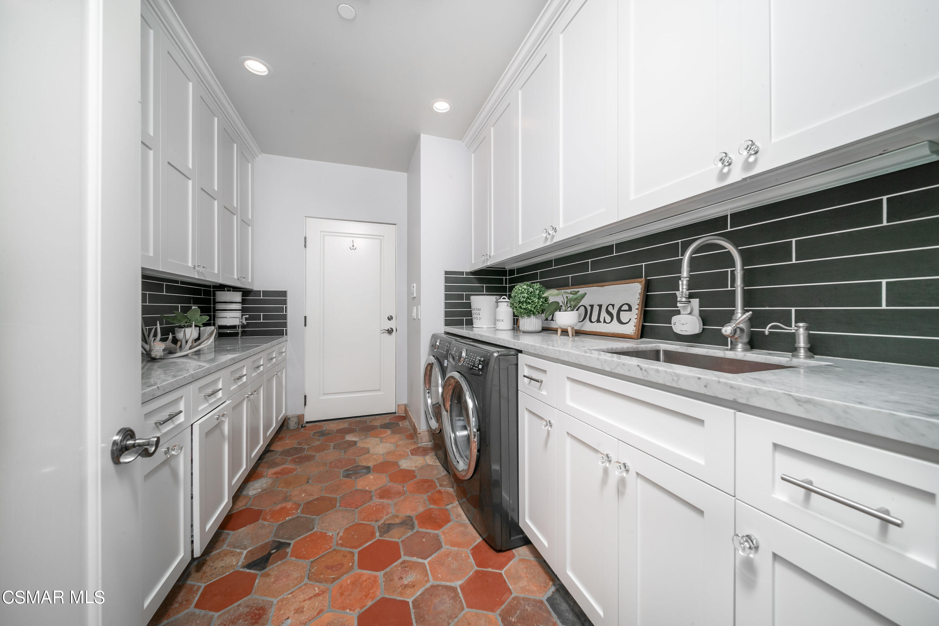 1451 E La Loma Avenue