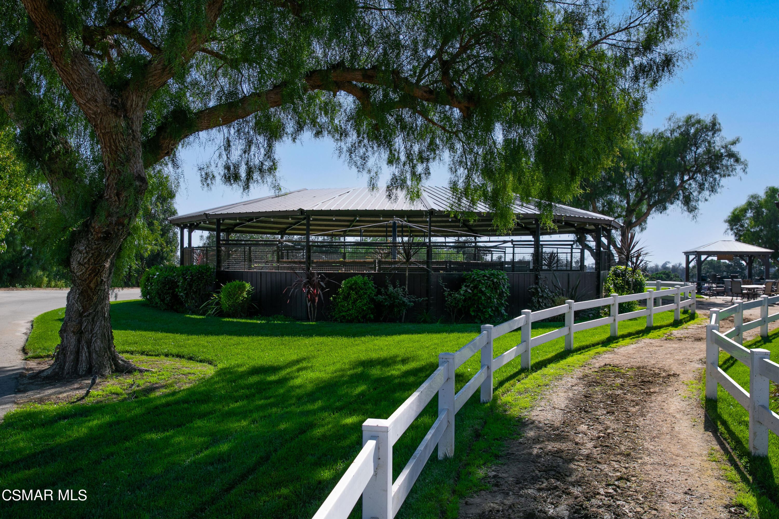 1451 E La Loma Avenue