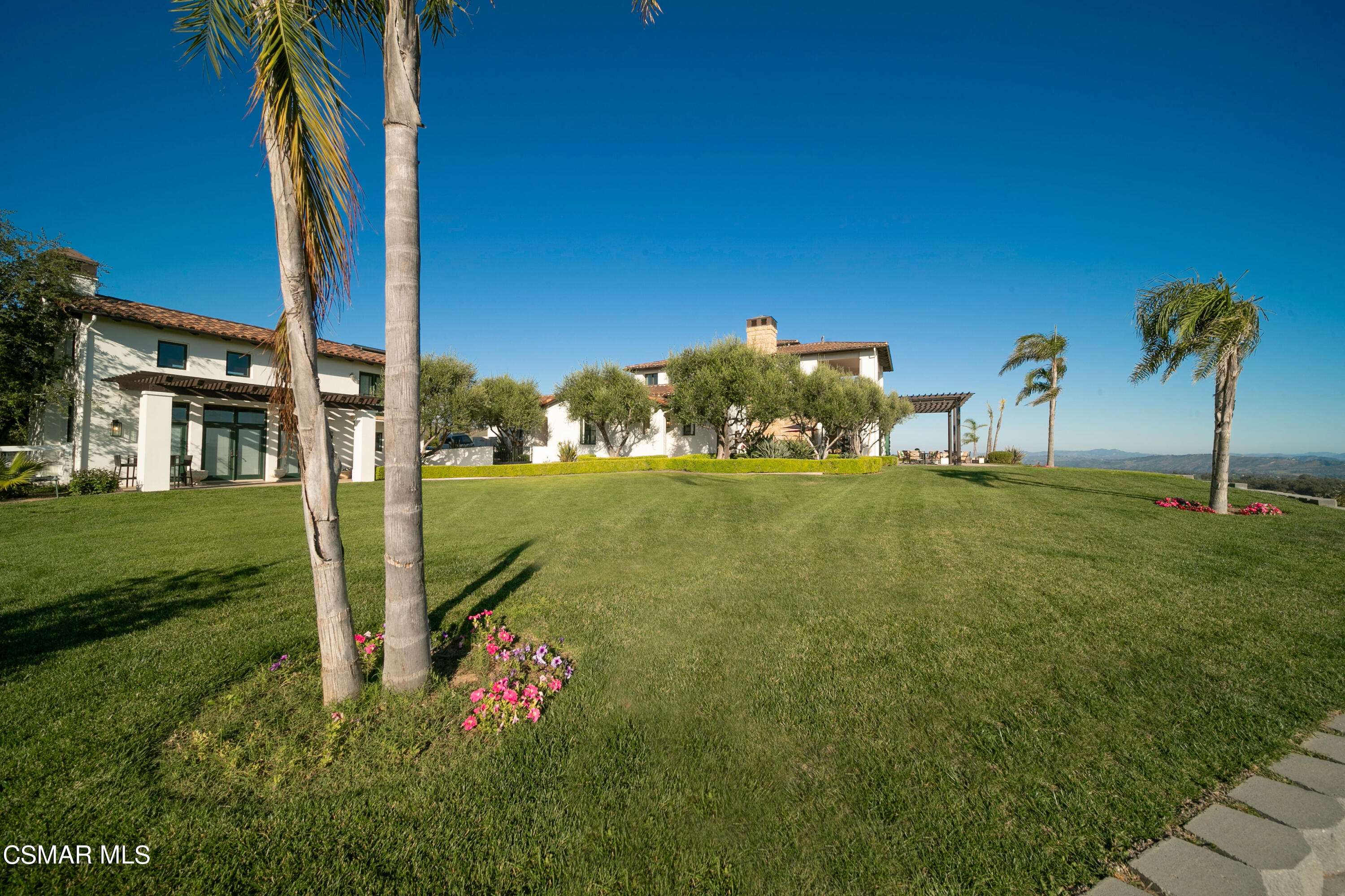 1451 E La Loma Avenue