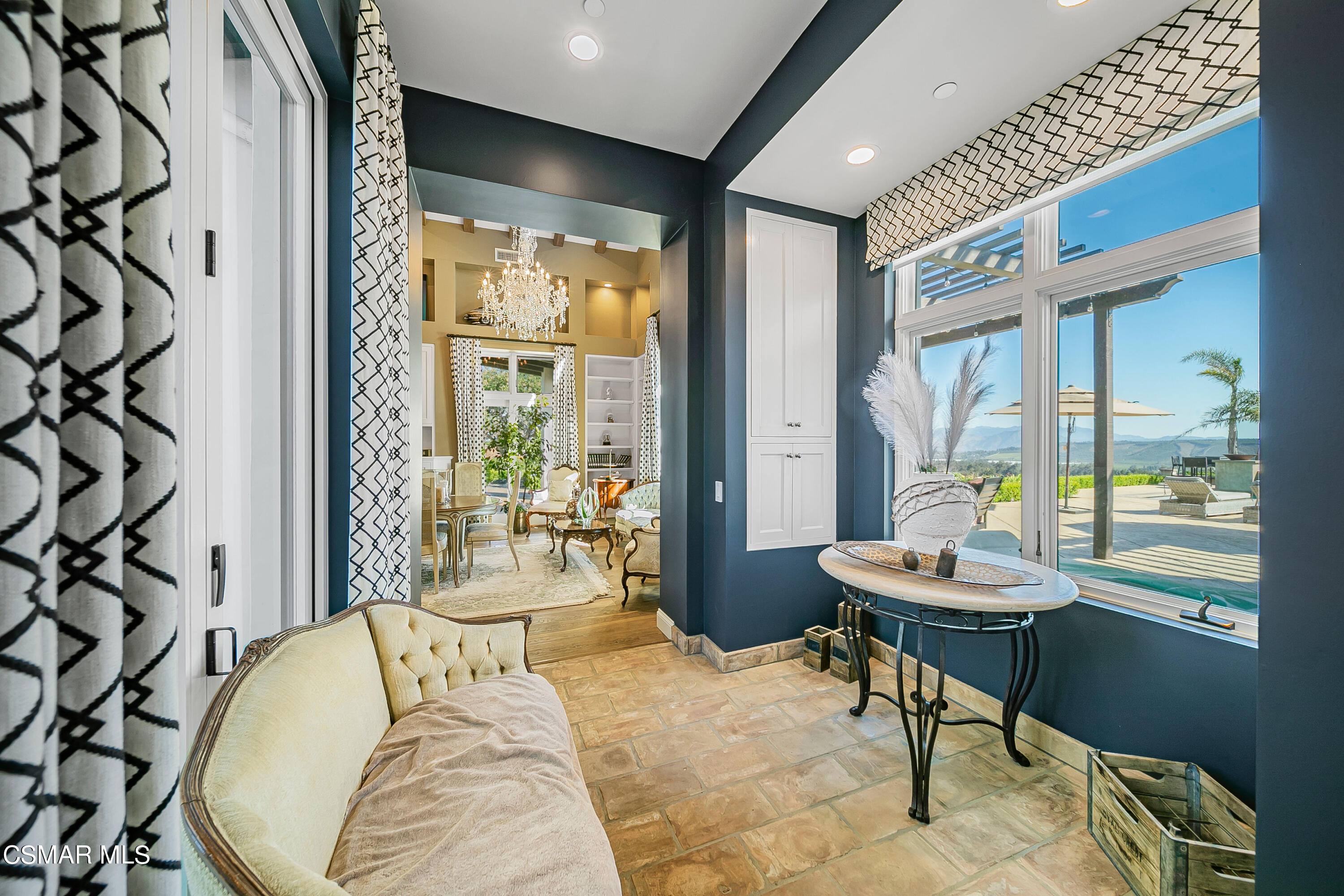 1451 E La Loma Avenue