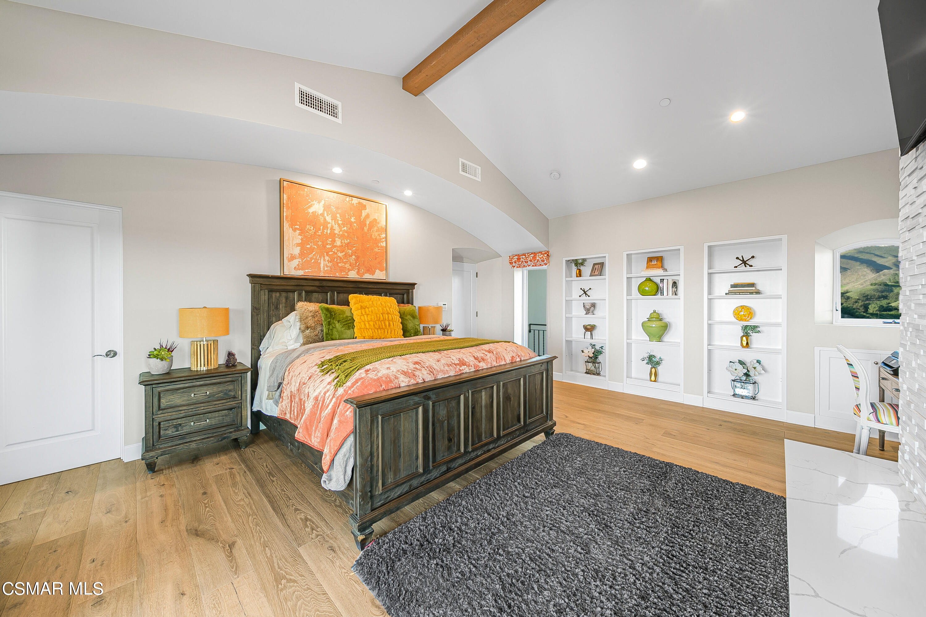 1451 E La Loma Avenue