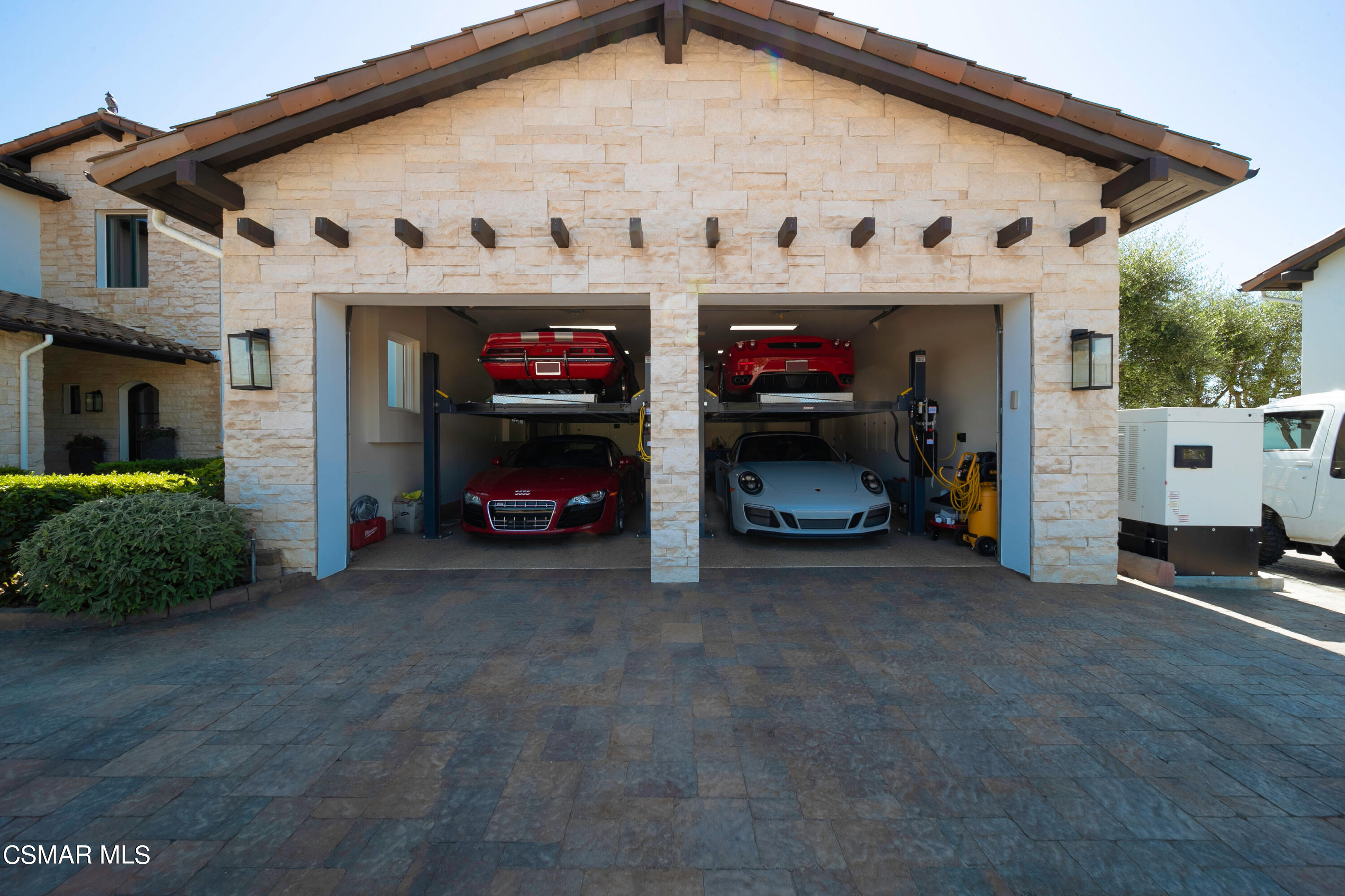 1451 E La Loma Avenue