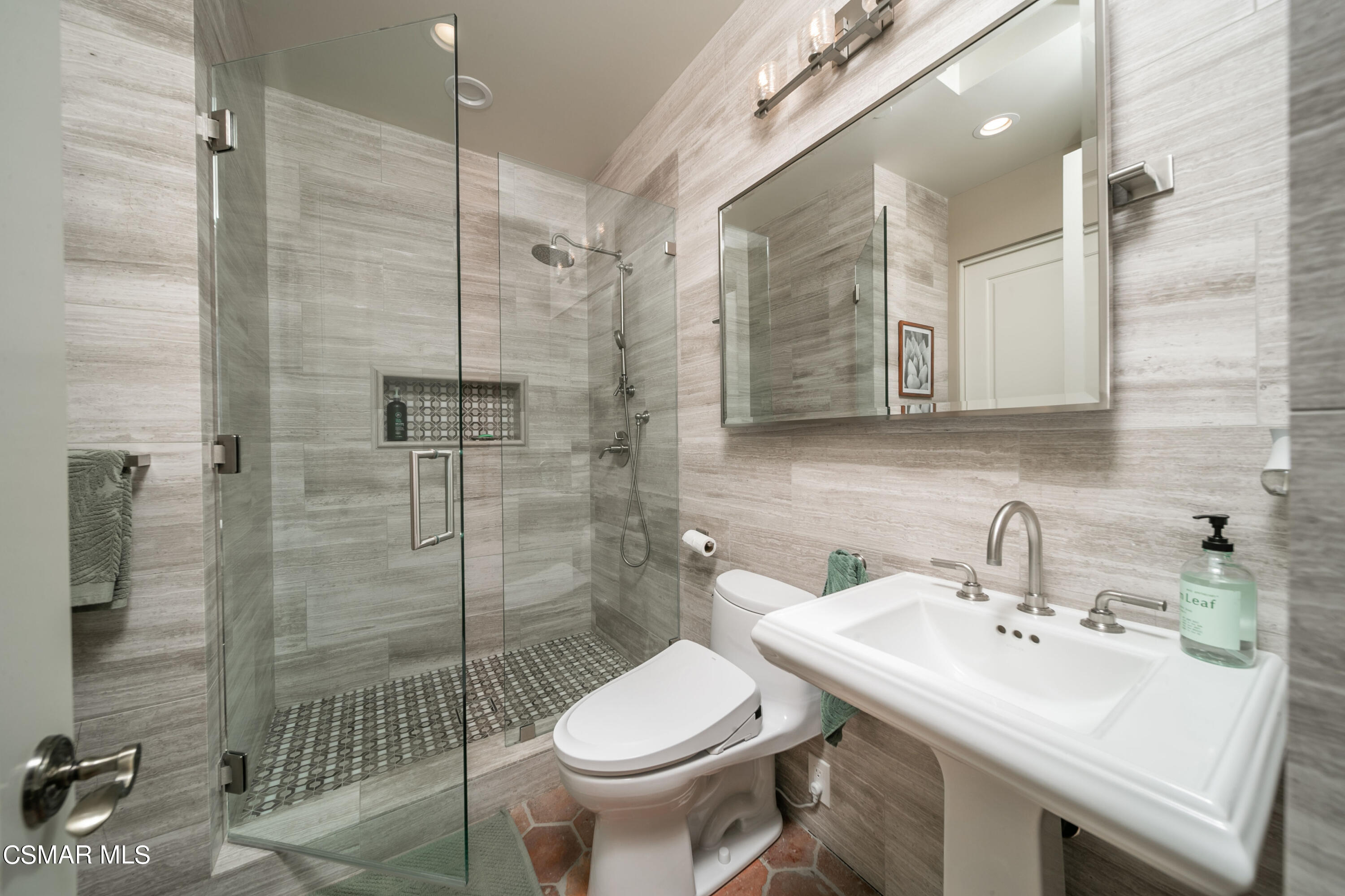 1451 E La Loma Avenue