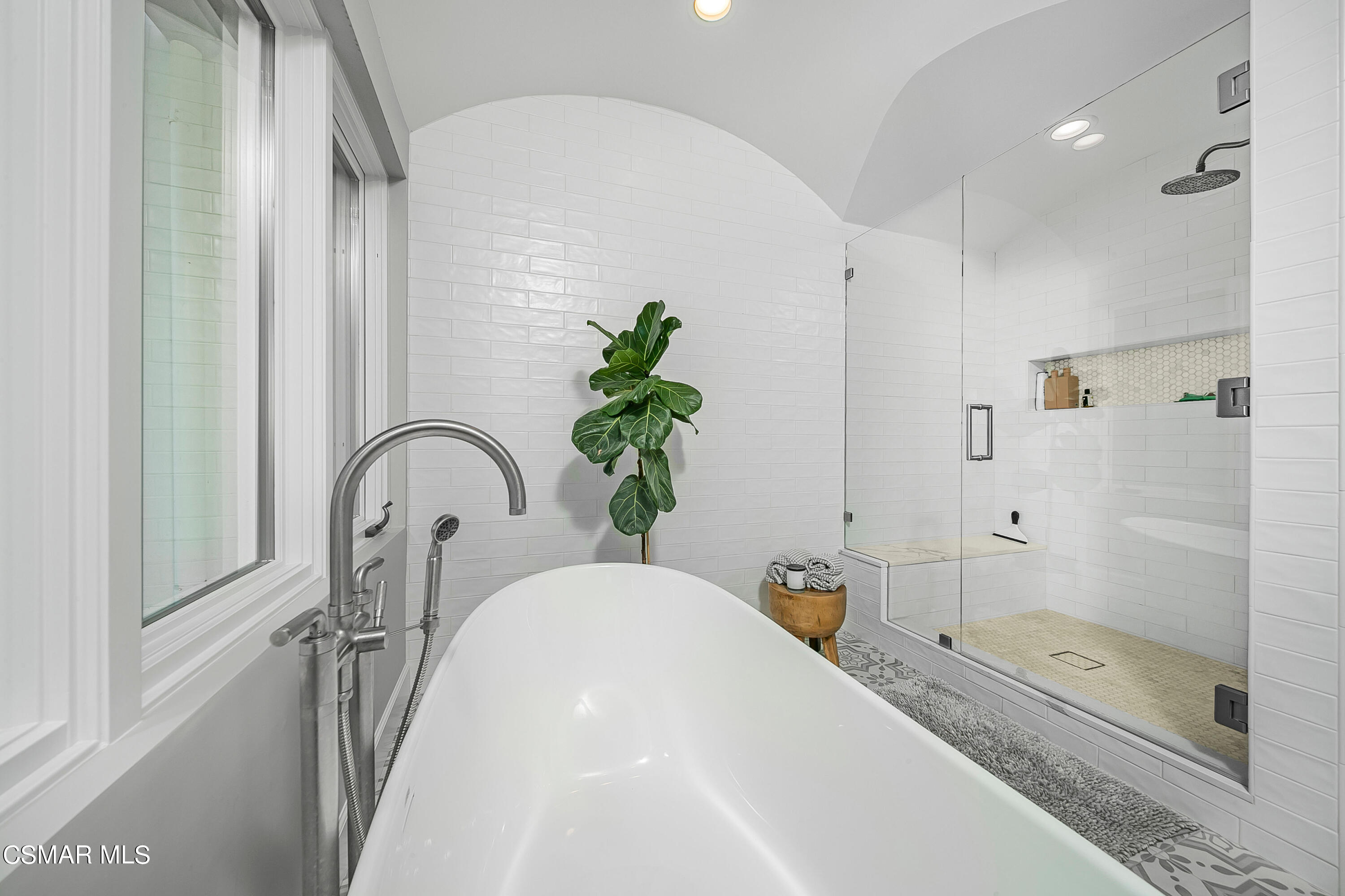 1451 E La Loma Avenue