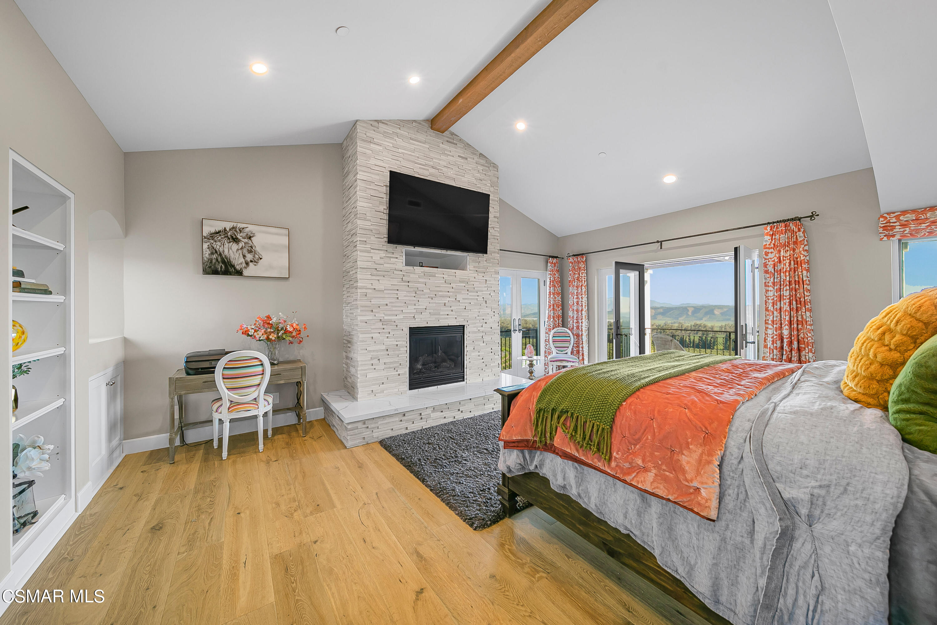 1451 E La Loma Avenue