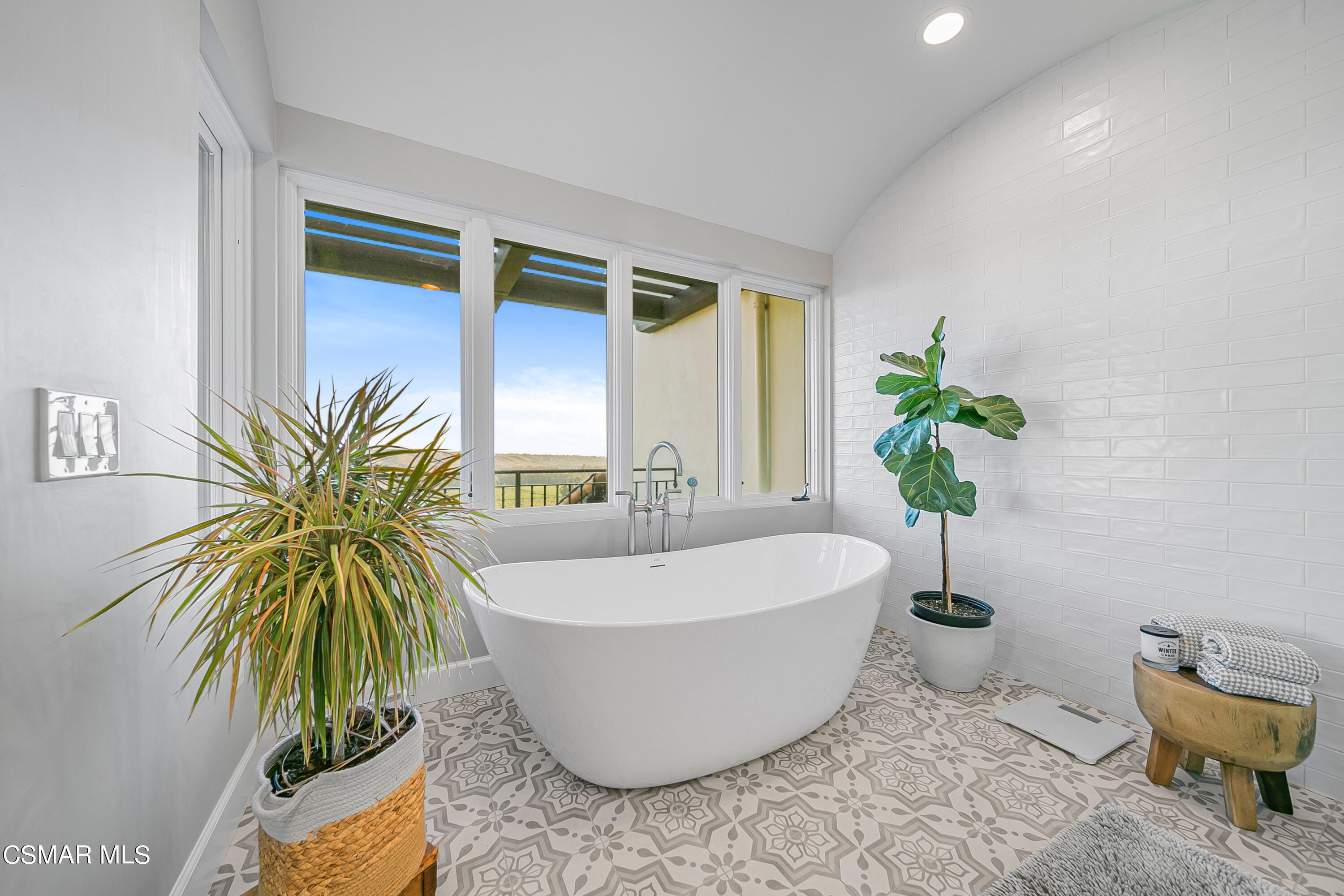 1451 E La Loma Avenue